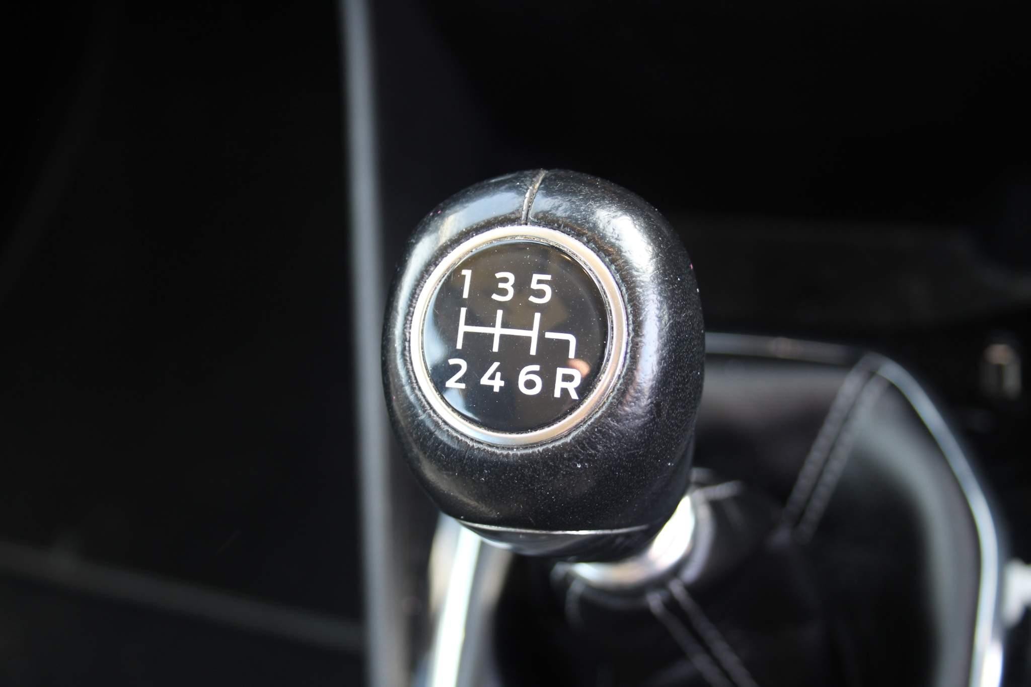 Ford Fiesta 1.0 EcoBoost Zetec 5dr (DE17DXH) image 18