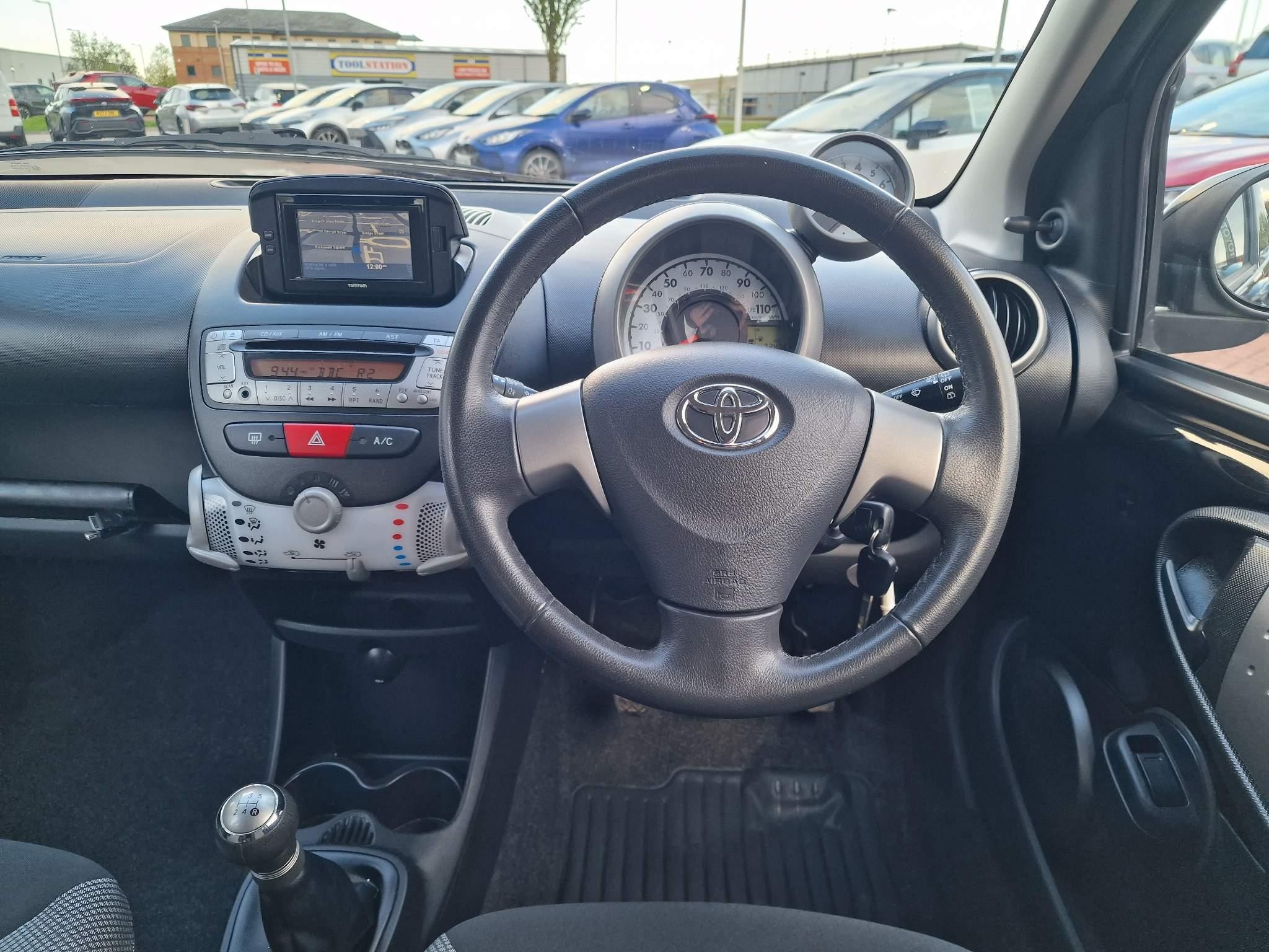Toyota Aygo 1.0 VVT-i Move Euro 5 5dr (YX63OHS) image 7