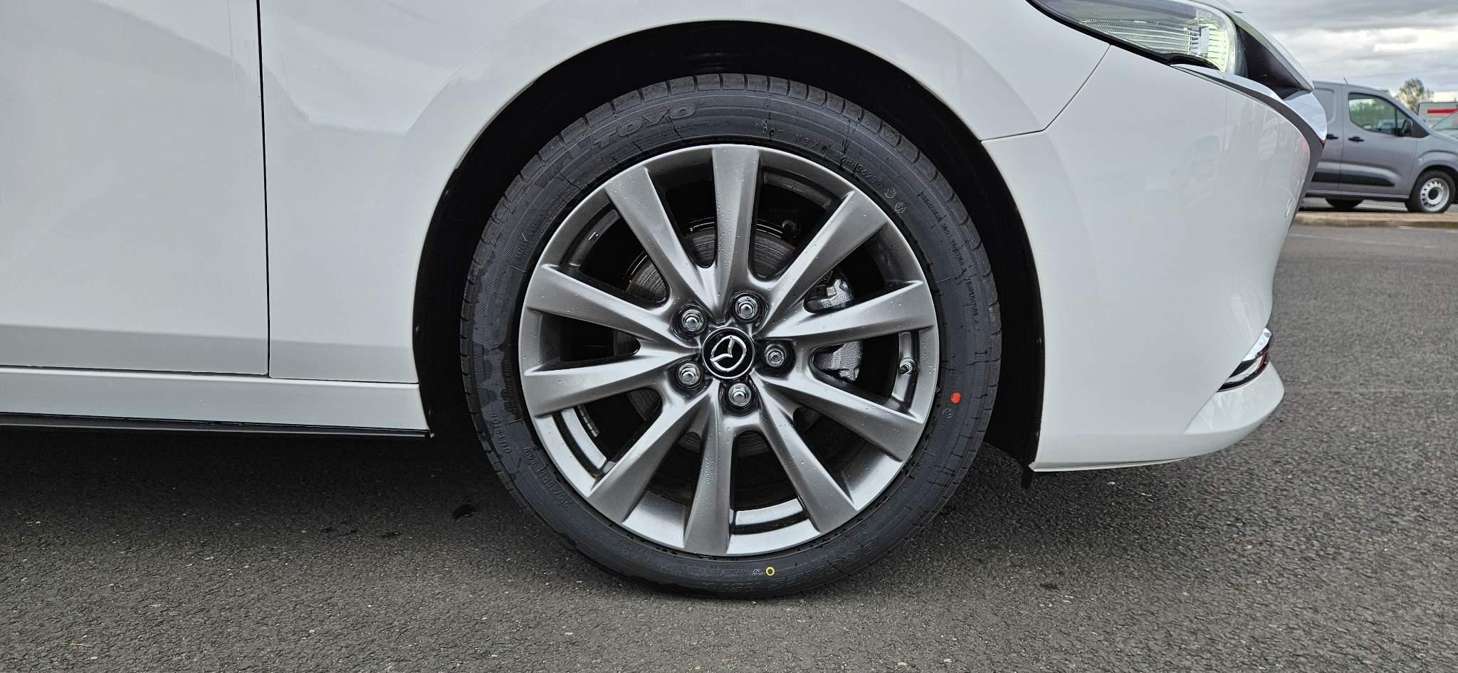 Mazda Mazda3 2.0 e-SKYACTIV X MHEV Exclusive-Line Euro 6 (s/s) 4dr (NL24TXO) image 8