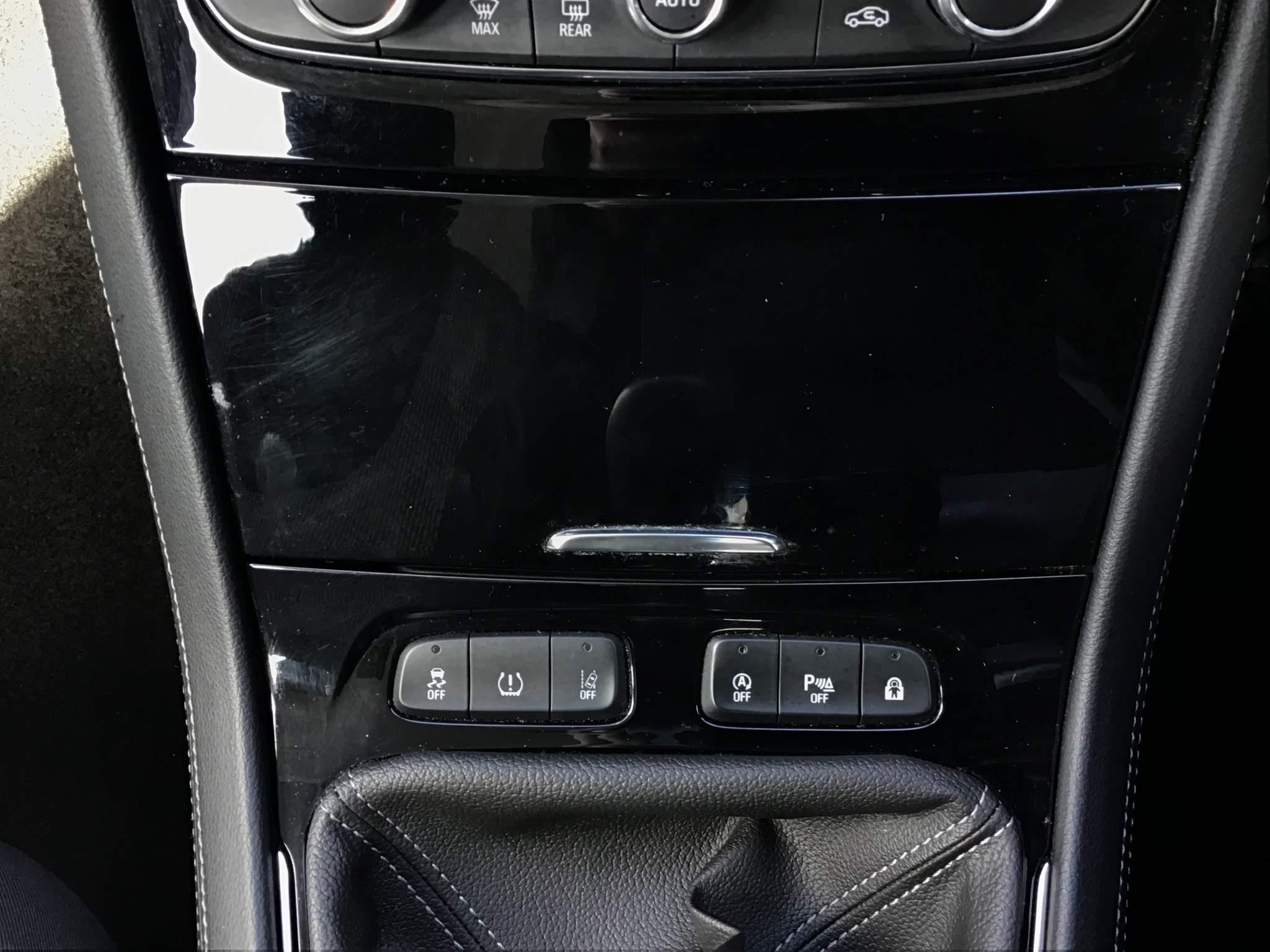 Vauxhall Grandland X 1.2 Turbo GPF SE SUV 5dr Petrol Manual Euro 6 (s/s) (130 ps) (DL19NVB) image 19