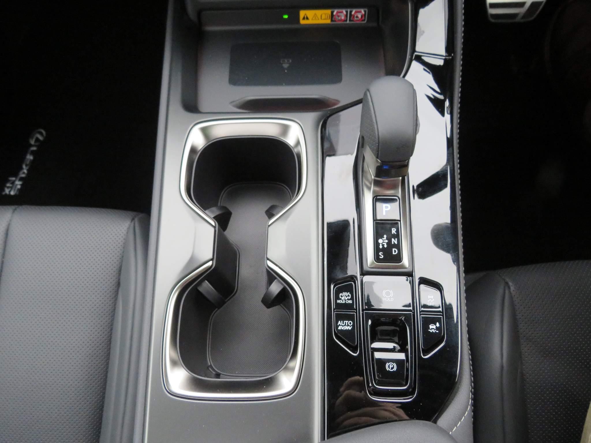 Lexus NX 450h+ 2.5 F-Sport 5dr E-CVT Premium Plus/Sunroof (NJ24UBS) image 16