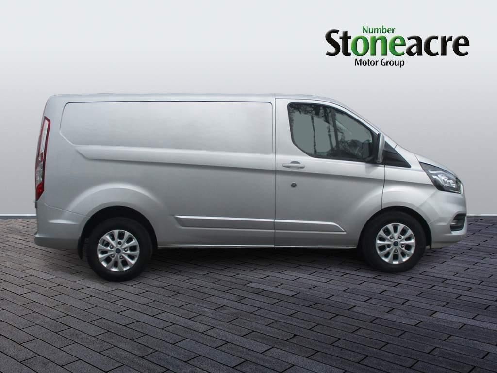 Ford Transit Custom 2.0 EcoBlue 130ps Low Roof Limited Van (YL69YXH) image 3