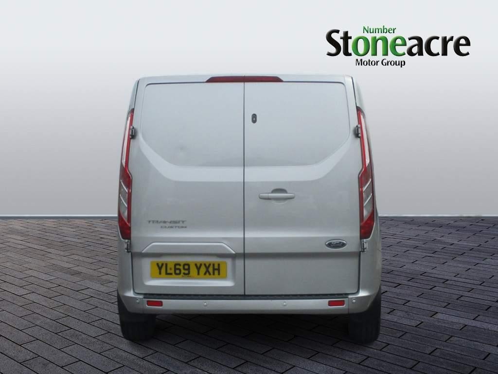 Ford Transit Custom 2.0 EcoBlue 130ps Low Roof Limited Van (YL69YXH) image 5