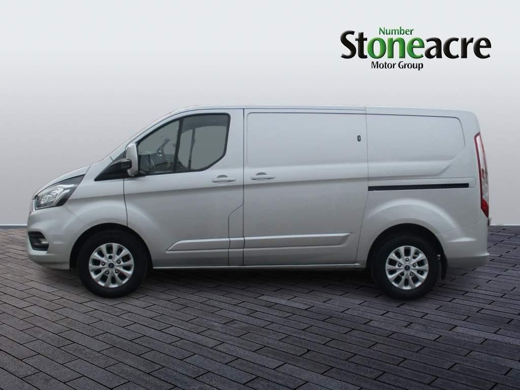 Ford Transit Custom 2.0 EcoBlue 130ps Low Roof Limited Van (YL69YXH) image 7