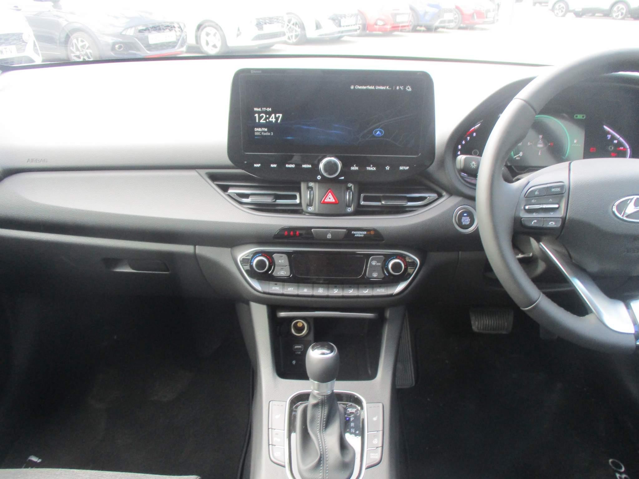 Hyundai i30 1.0 T-GDi MHEV Premium Tourer DCT Euro 6 (s/s) 5dr (YP24XGS) image 15