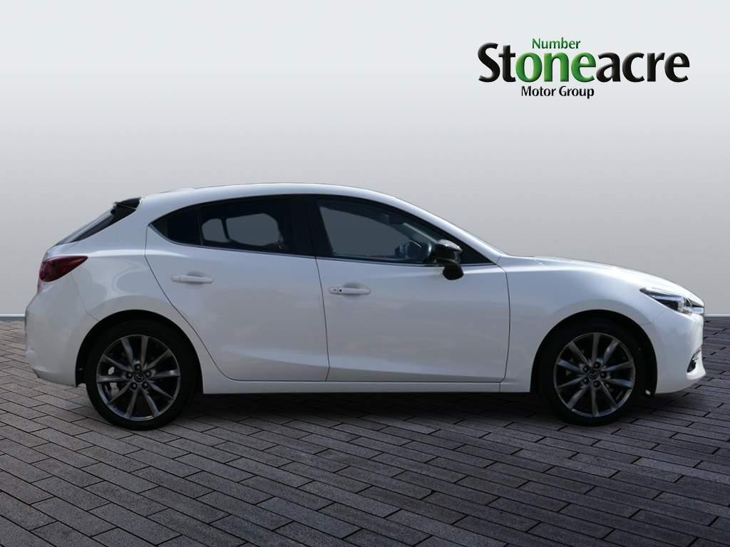 Mazda Mazda3 2.0 SKYACTIV-G Sport Black Euro 6 (s/s) 5dr (YX18WRJ) image 1