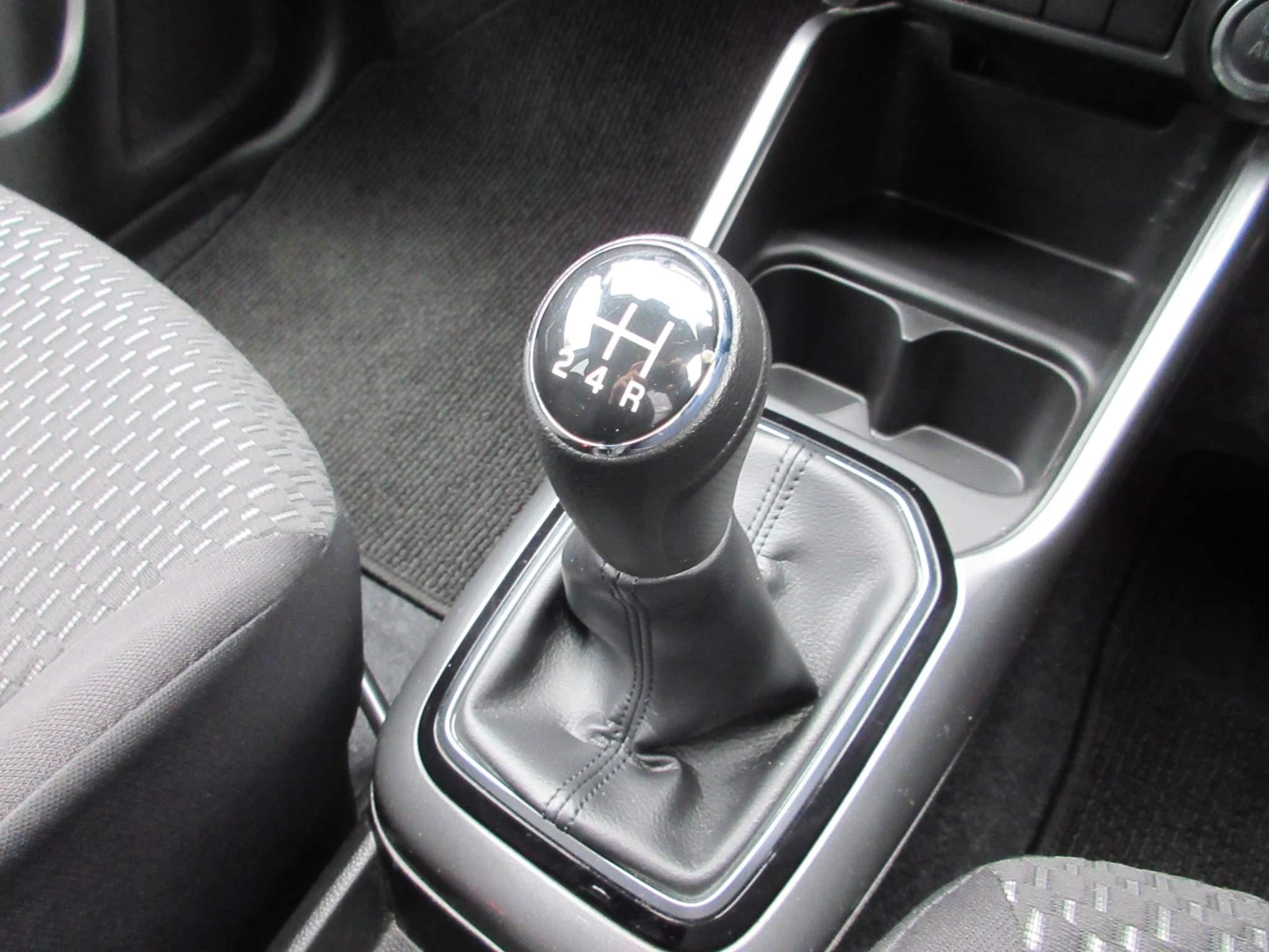 Suzuki Ignis 1.2 Dualjet MHEV SZ3 Hatchback 5dr Petrol Hybrid Manual Euro 6 (s/s) (83 ps) (NV22GSY) image 18