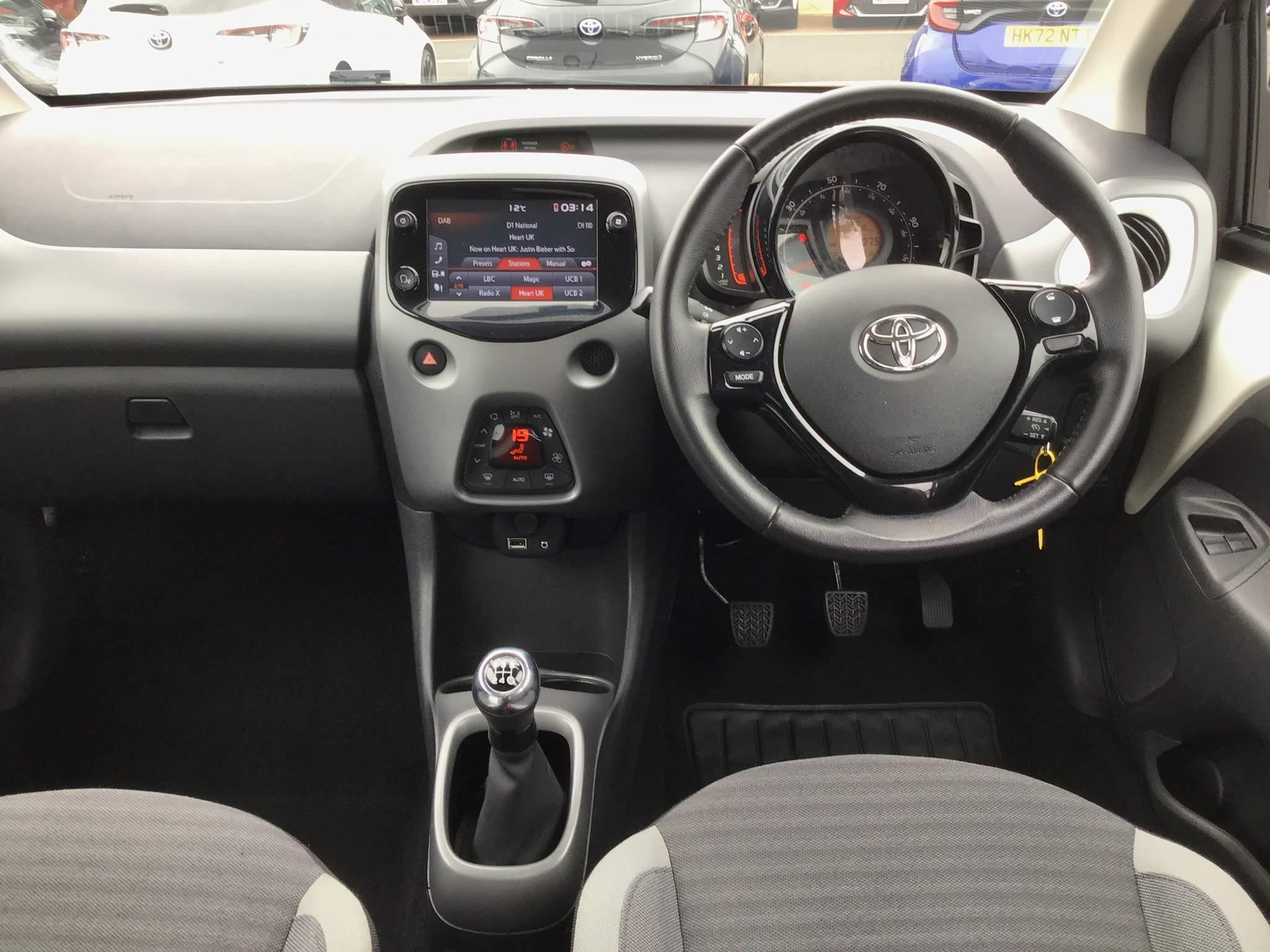 Toyota Aygo 1.0 VVT-i X-Trend 5dr (NJ70ODS) image 13
