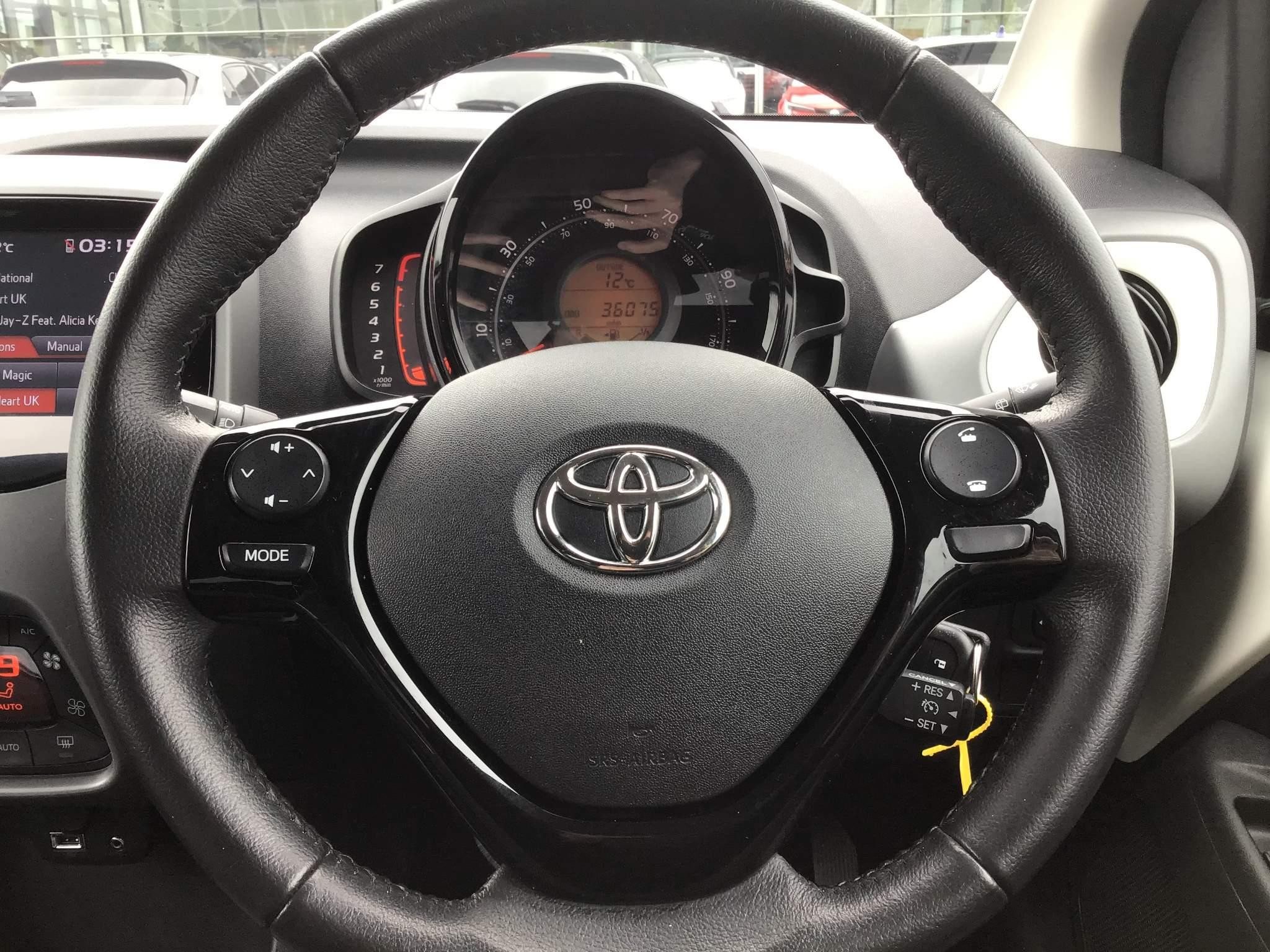 Toyota Aygo 1.0 VVT-i X-Trend 5dr (NJ70ODS) image 16