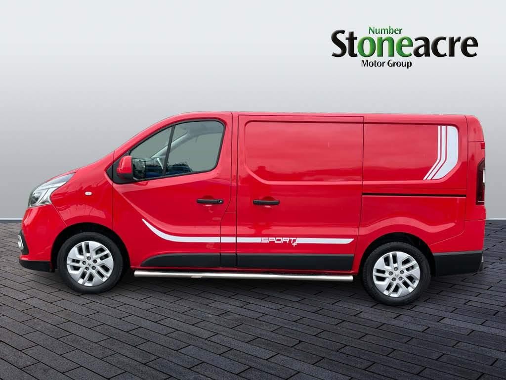 Renault Trafic 2.0 dCi ENERGY 28 Sport Nav SWB Standard Roof Euro 6 (s/s) 5dr (DS69WUL) image 5