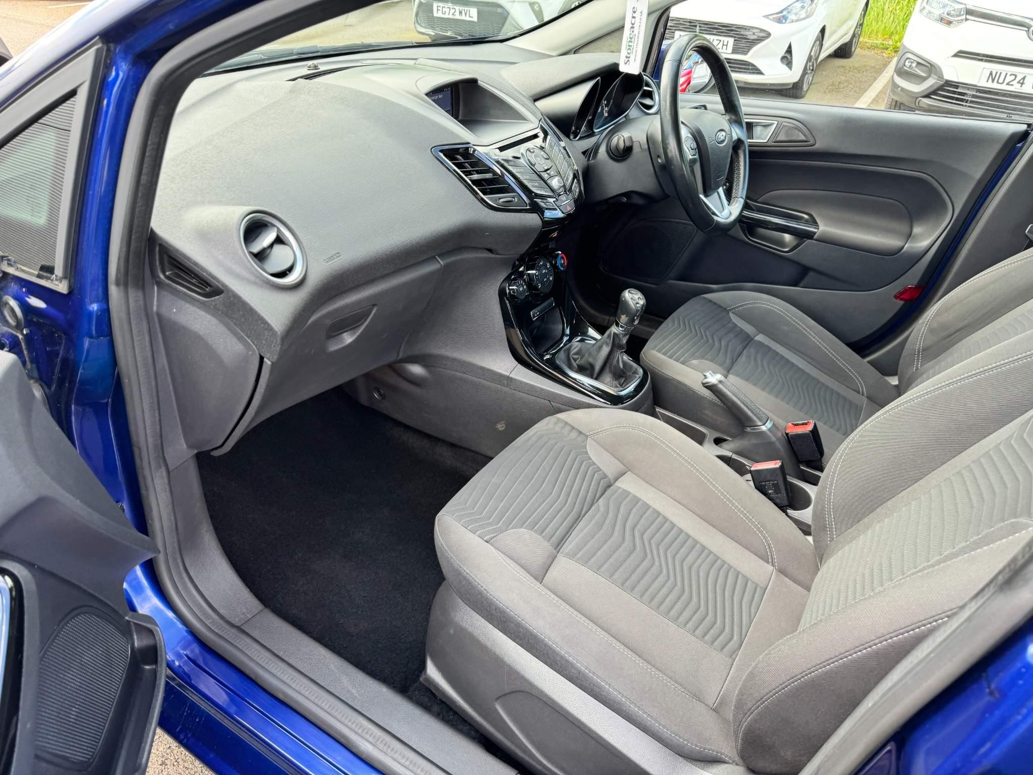 Ford Fiesta 1.0T EcoBoost Zetec Hatchback 5dr Petrol Manual Euro 6 (s/s) (100 ps) (NX66FGE) image 13