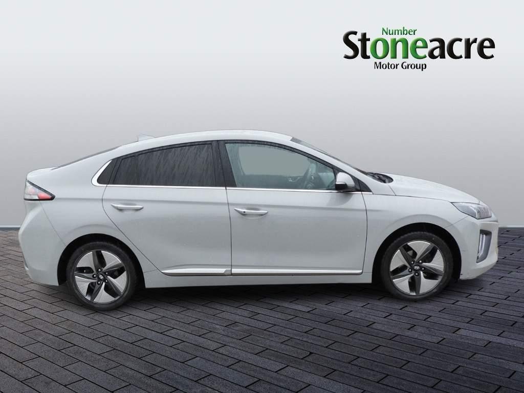 Hyundai IONIQ 1.6 h-GDi Premium SE Hatchback 5dr Petrol Hybrid DCT Euro 6 (s/s) (141 ps) (OV71EZT) image 1