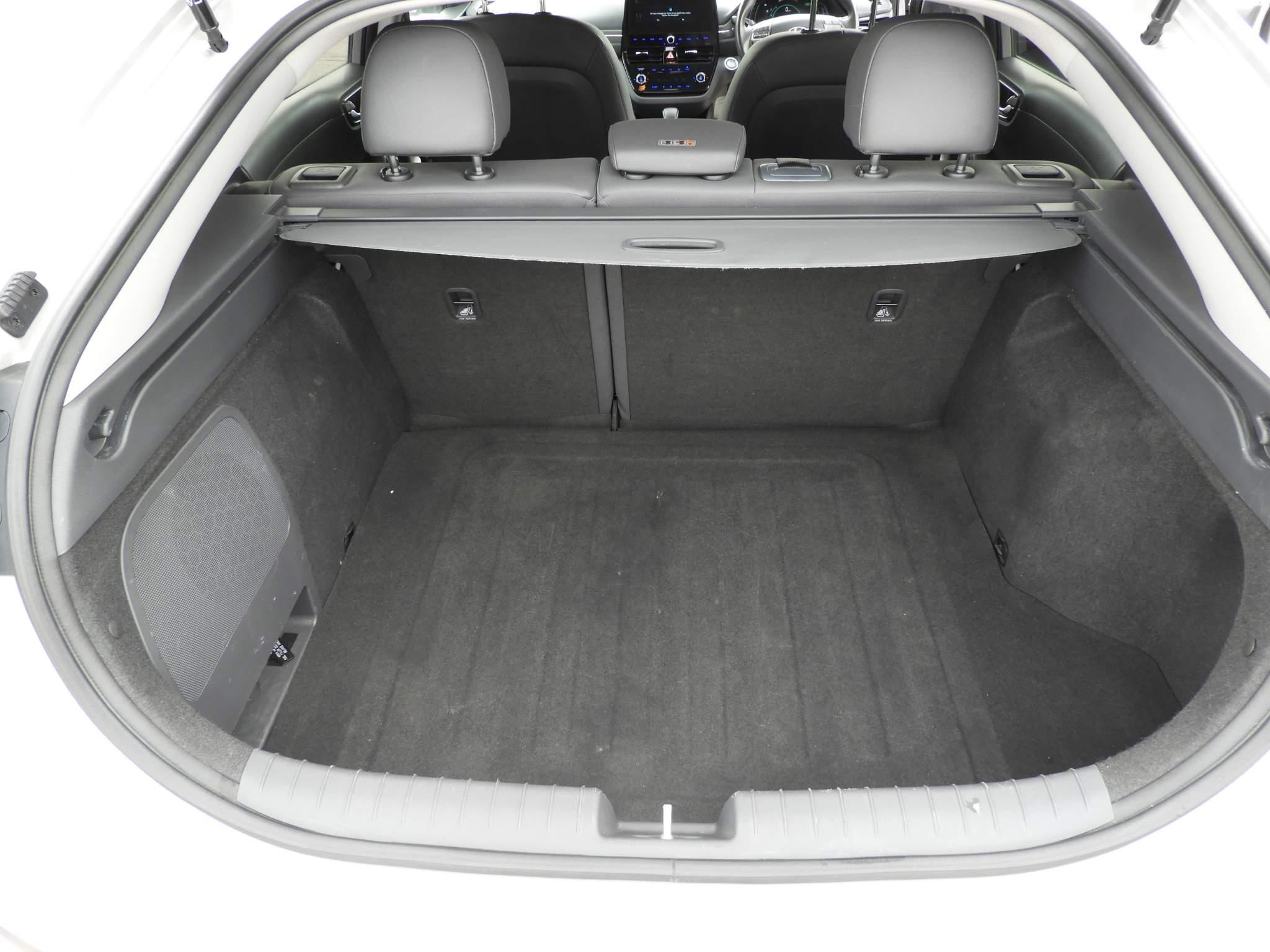 Hyundai IONIQ 1.6 h-GDi Premium SE Hatchback 5dr Petrol Hybrid DCT Euro 6 (s/s) (141 ps) (OV71EZT) image 9