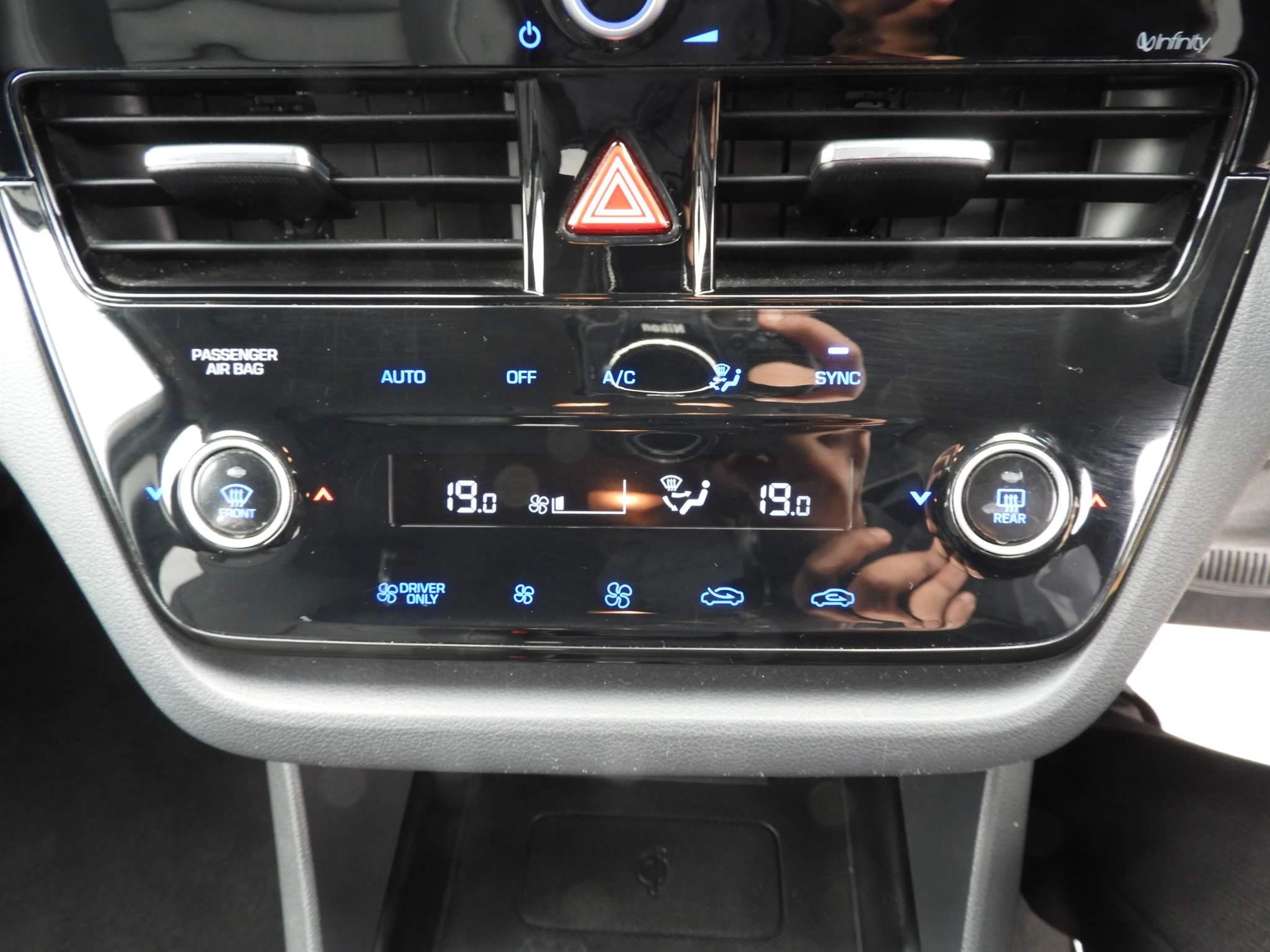Hyundai IONIQ 1.6 h-GDi Premium SE Hatchback 5dr Petrol Hybrid DCT Euro 6 (s/s) (141 ps) (OV71EZT) image 22