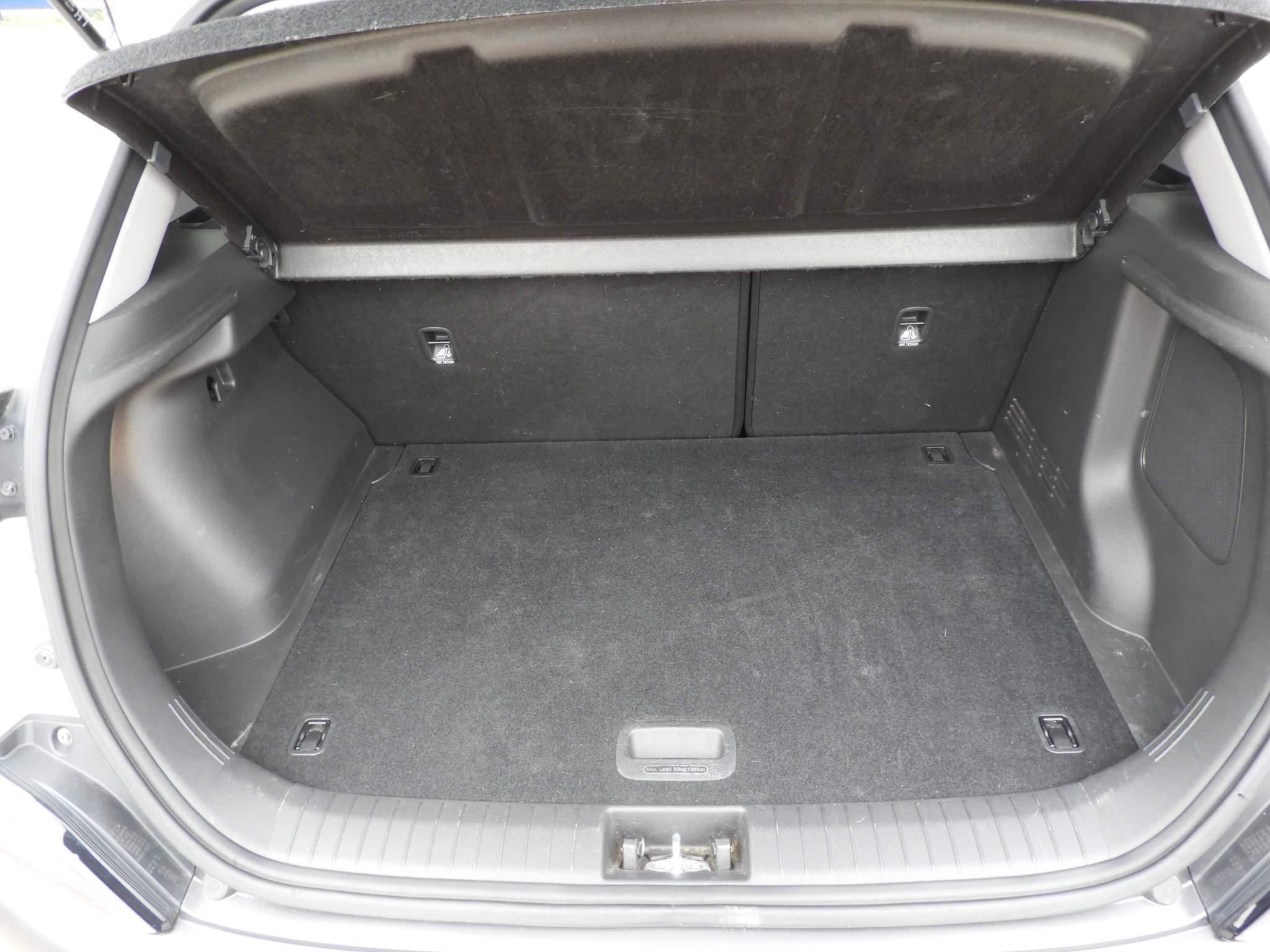 Hyundai KONA 1.0 T-GDi MHEV Premium SUV 5dr Petrol Hybrid Manual Euro 6 (s/s) (120 ps) (RF21VRG) image 9