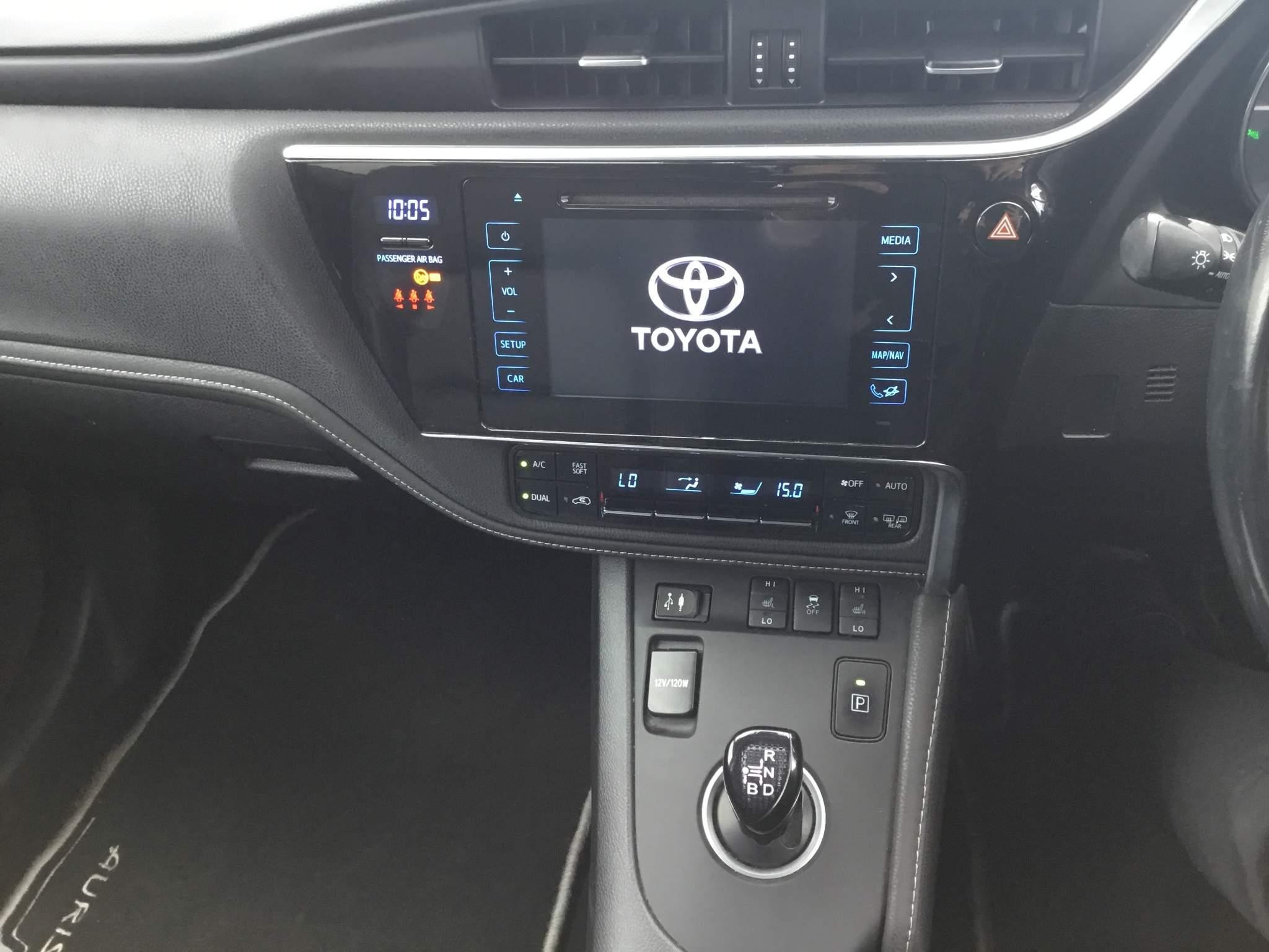 Toyota Auris 1.8 VVT-h Excel Touring Sports CVT Euro 6 (s/s) 5dr (FH67NVT) image 14