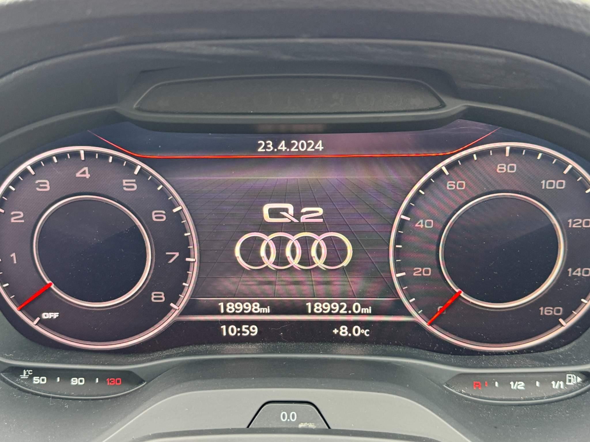 Audi Q2 1.5 TFSI CoD 35 S line S Tronic Euro 6 (s/s) 5dr (NU21VGD) image 17