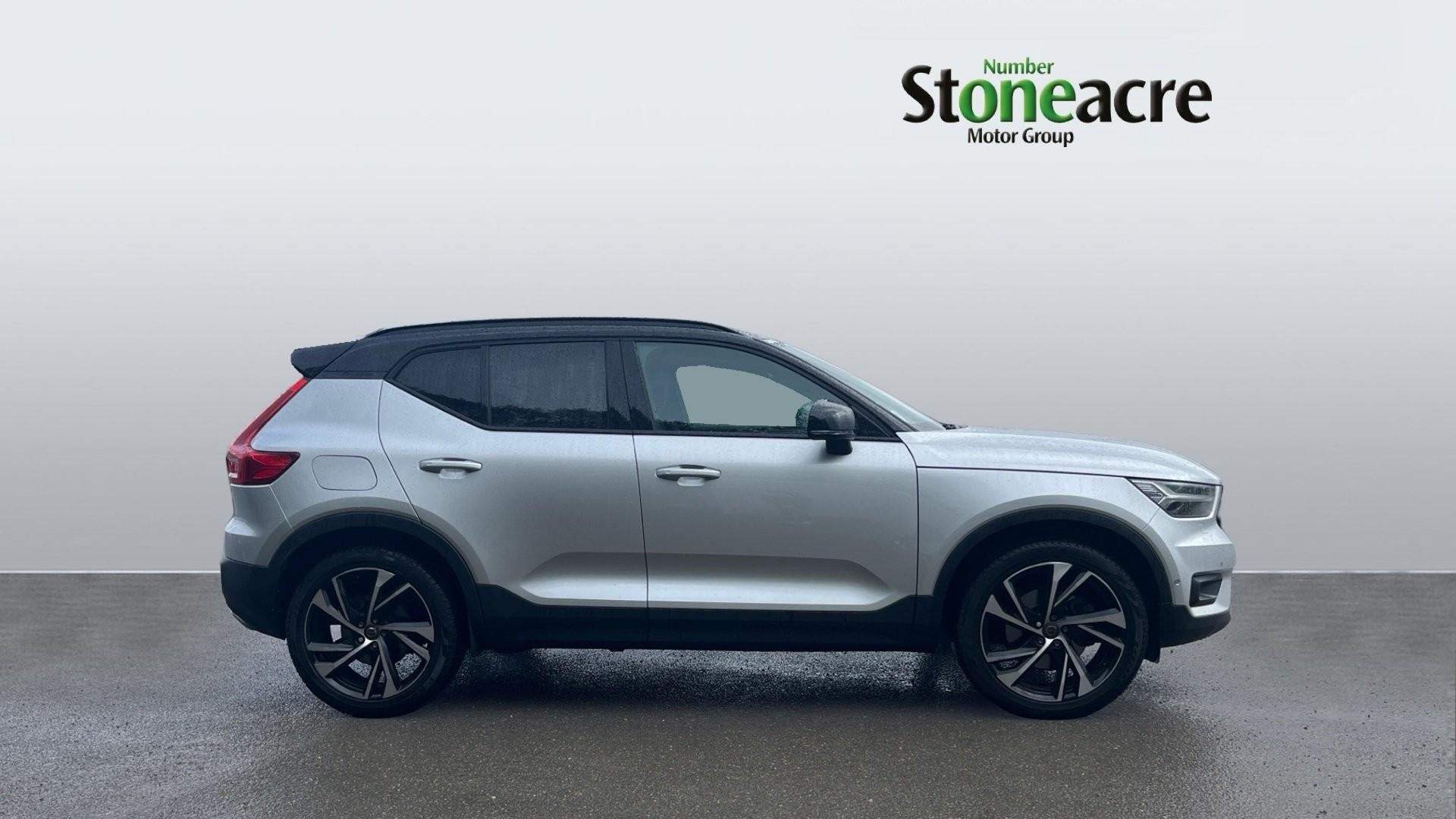 Volvo XC40 D4 AWD First Edition wk06 Automatic (HV18XPP) image 2