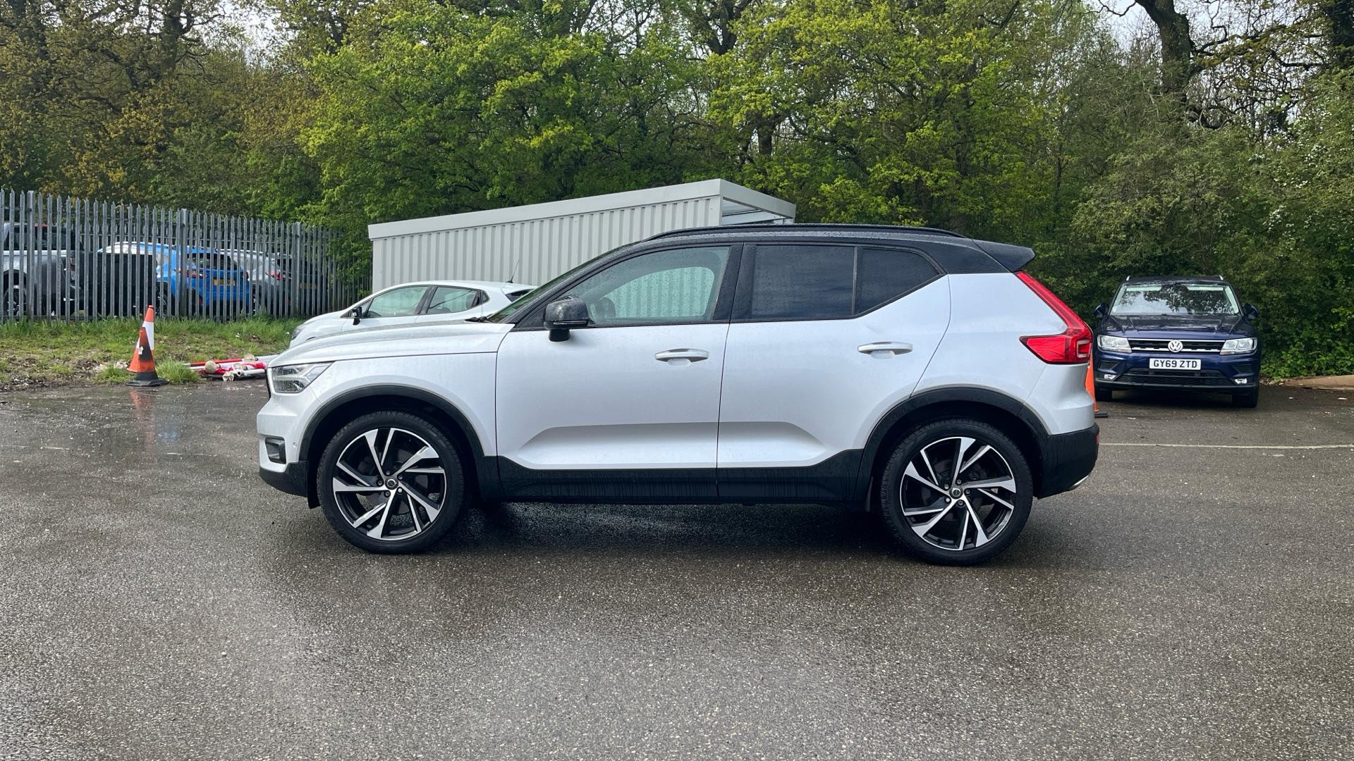 Volvo XC40 D4 AWD First Edition wk06 Automatic (HV18XPP) image 7