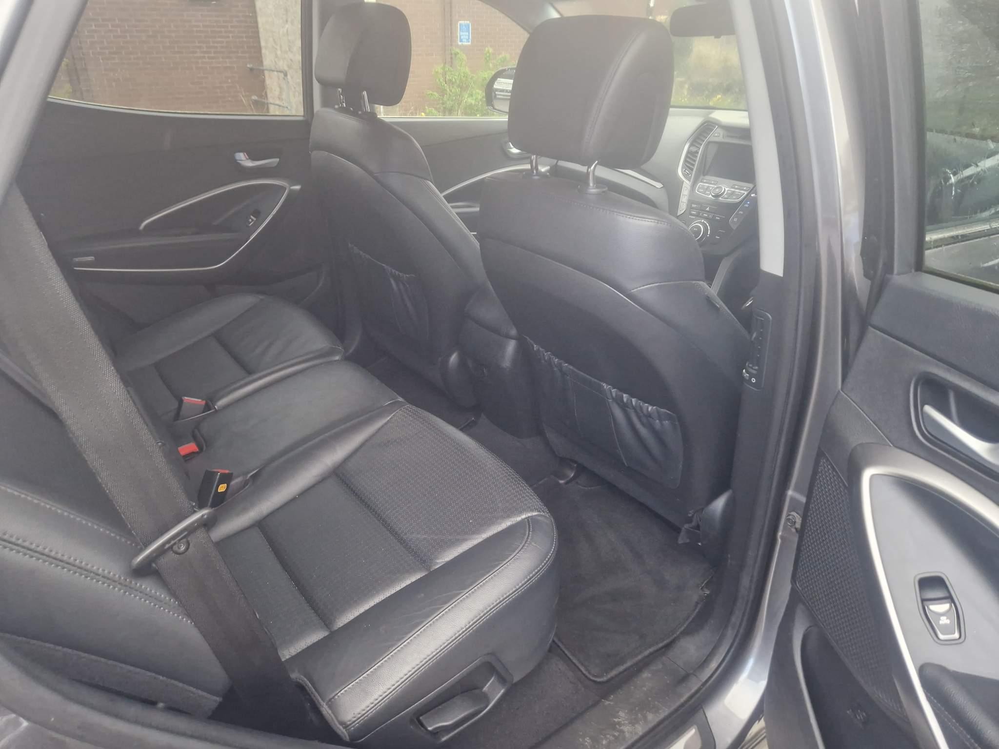 Hyundai SANTA FE 2.2 CRDi Premium SE 4WD Euro 5 5dr (7 seat) (SW14TFN) image 18