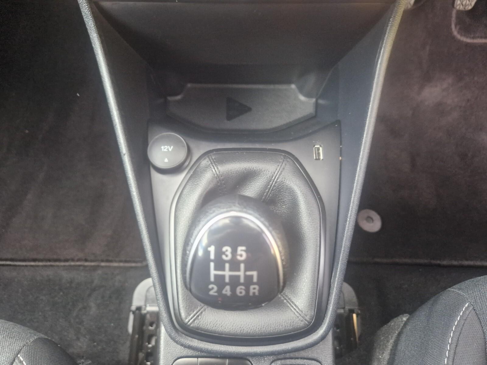Ford Fiesta 1.5 TDCi Trend Navigation 5dr (AE70LGU) image 23