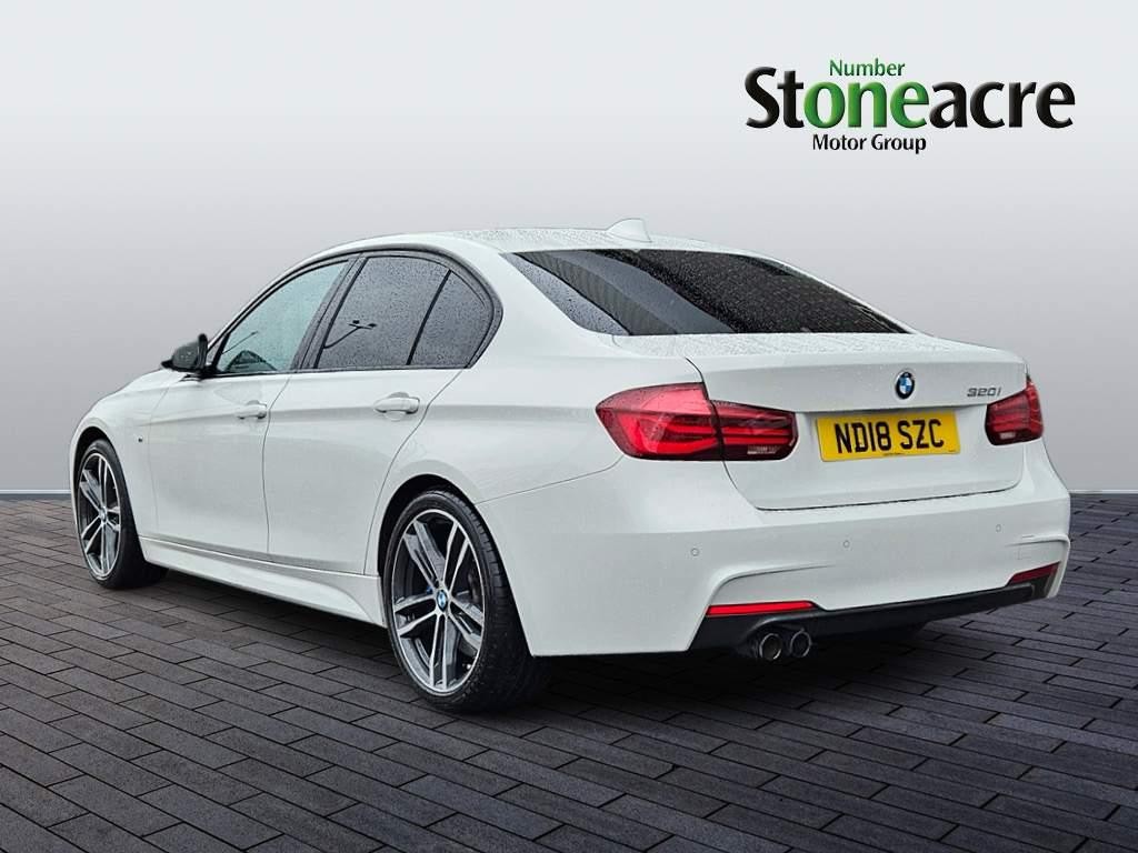 BMW 3 Series 2.0 320i M Sport Shadow Edition Auto Euro 6 (s/s) 4dr (ND18SZC) image 4