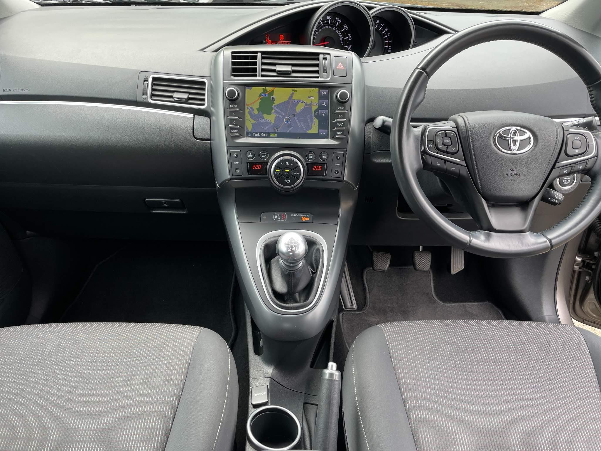 Toyota Verso 1.6 V-Matic Icon Euro 6 5dr (7 Seat) (YP18XCS) image 12