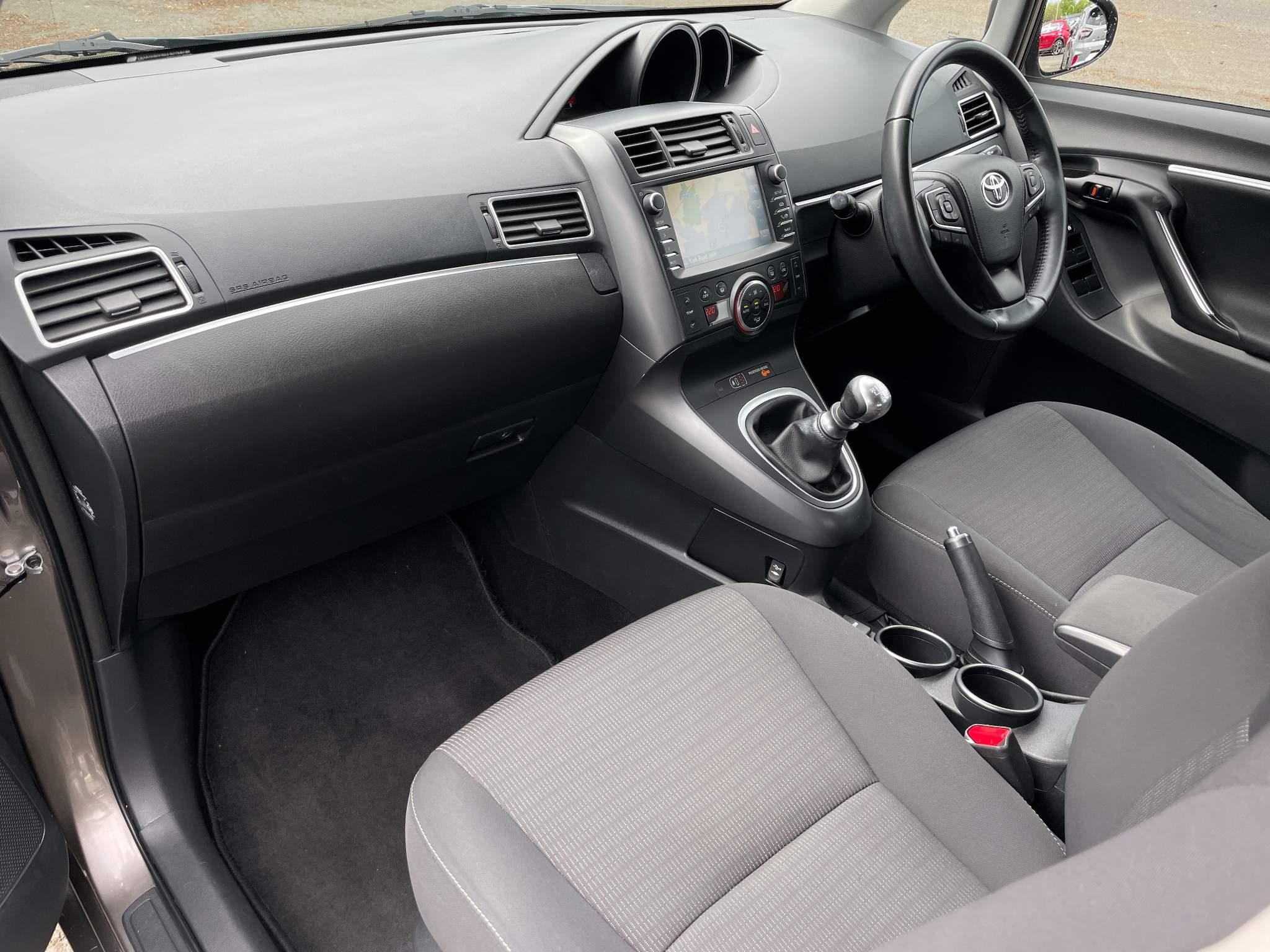 Toyota Verso 1.6 V-Matic Icon Euro 6 5dr (7 Seat) (YP18XCS) image 16