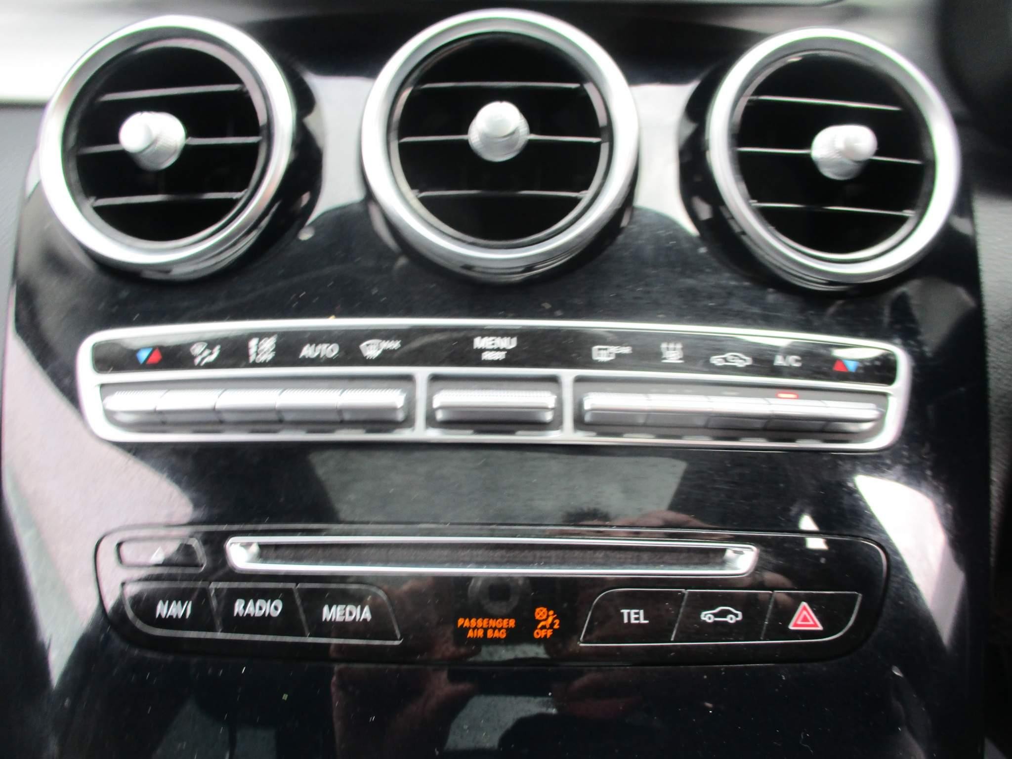 Mercedes-Benz C-Class 2.0 C350e 6.4kWh Sport (Premium Plus) G-Tronic+ Euro 6 (s/s) 4dr (NK16WRT) image 20