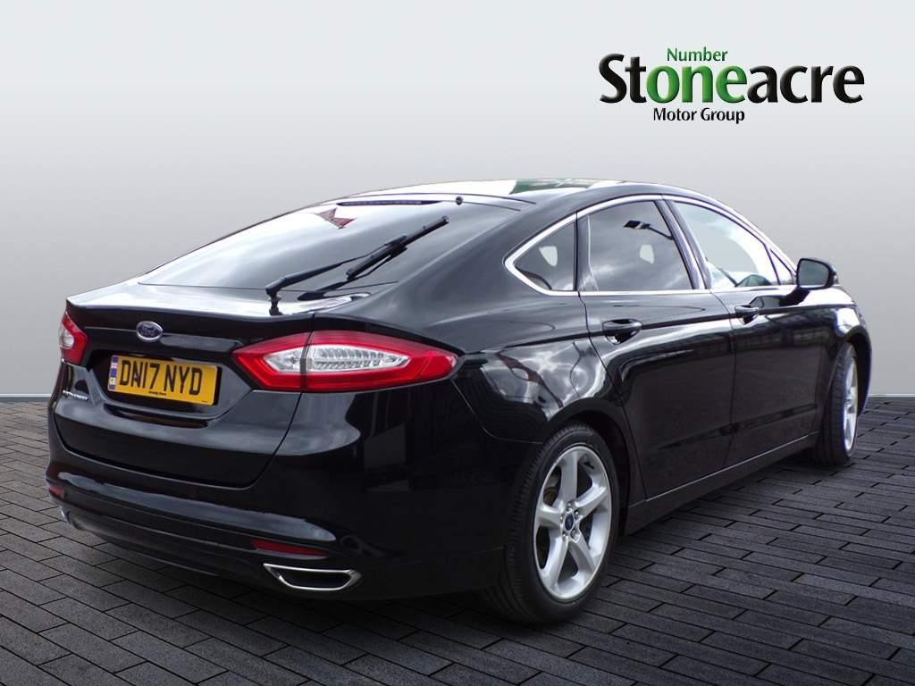 Ford Mondeo 2.0 TDCi Titanium Euro 6 (s/s) 5dr (DN17NYD) image 2