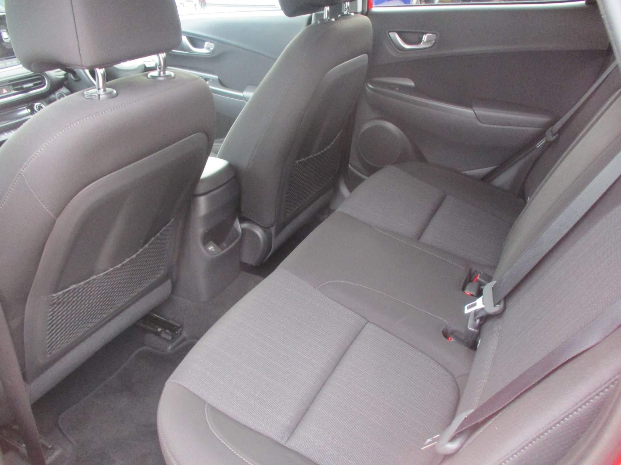 Hyundai KONA 1.0 T-GDi MHEV Premium SUV 5dr Petrol Hybrid Manual Euro 6 (s/s) (120 ps) (LT71OUL) image 16