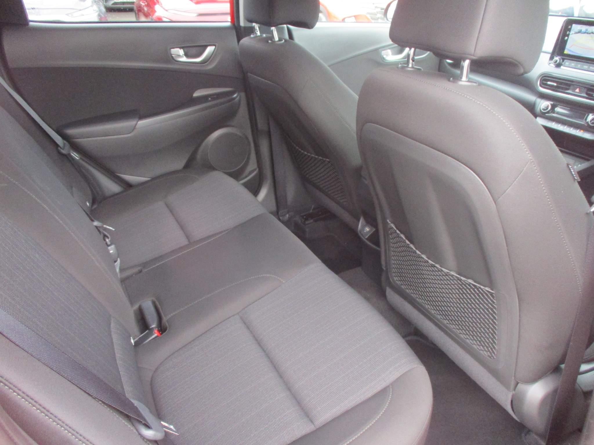 Hyundai KONA 1.0 T-GDi MHEV Premium SUV 5dr Petrol Hybrid Manual Euro 6 (s/s) (120 ps) (LT71OUL) image 17