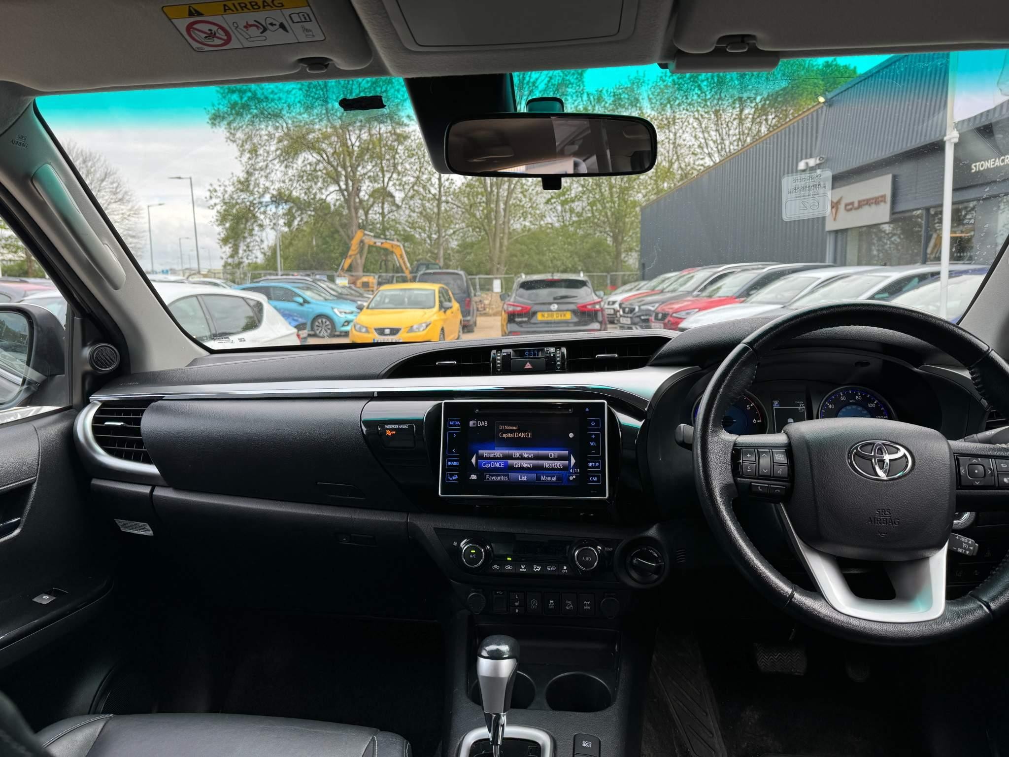 Toyota Hilux Invincible X D/Cab Pick Up 2.4 D-4D Auto (K20HSL) image 12