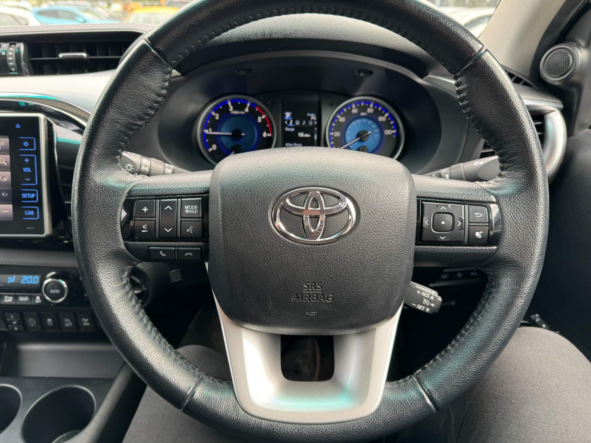 Toyota Hilux Invincible X D/Cab Pick Up 2.4 D-4D Auto (K20HSL) image 22