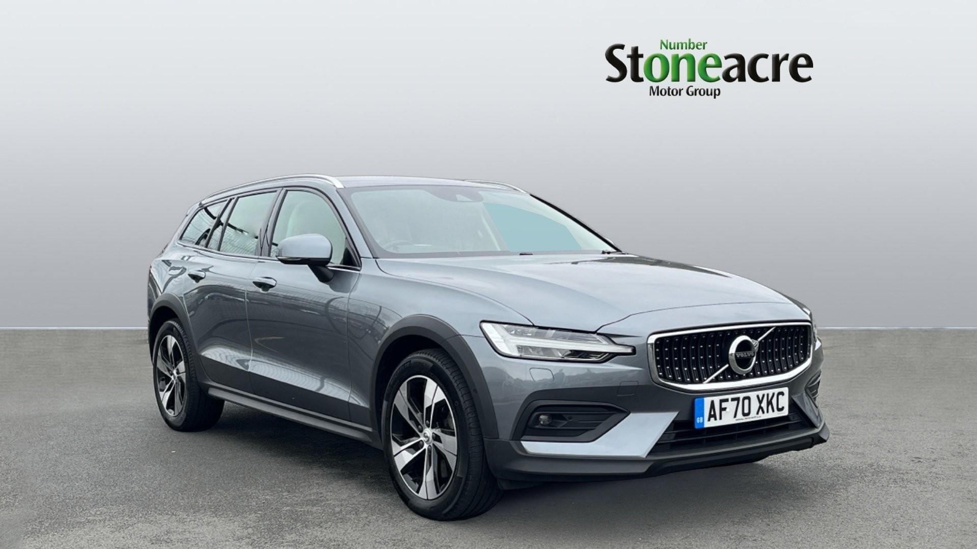 Volvo V60 2.0 B5P Cross Country 5dr AWD Auto (AF70XKC) image 0