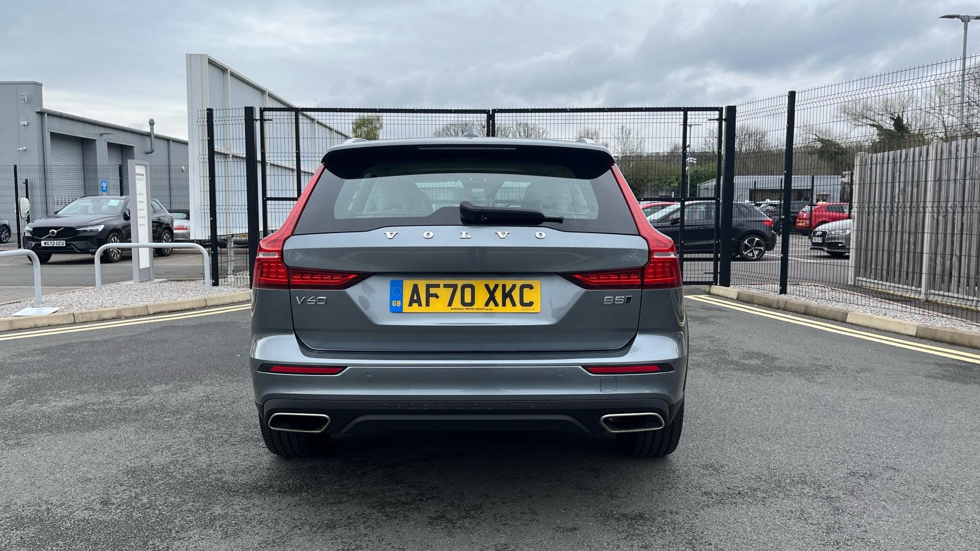 Volvo V60 2.0 B5P Cross Country 5dr AWD Auto (AF70XKC) image 12