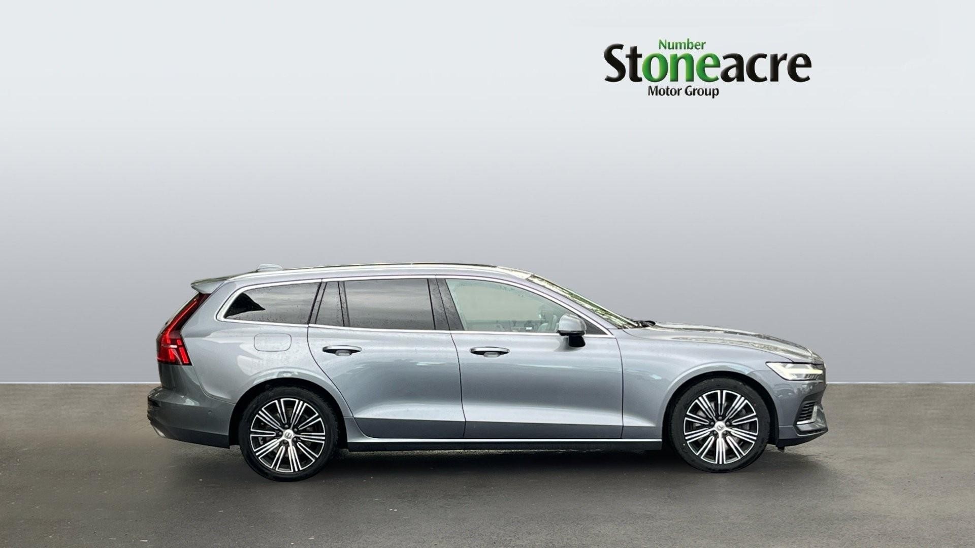 Volvo V60 2.0h T6 Recharge 11.6kWh Inscription Auto AWD Euro 6 (s/s) 5dr (KN21DFL) image 2