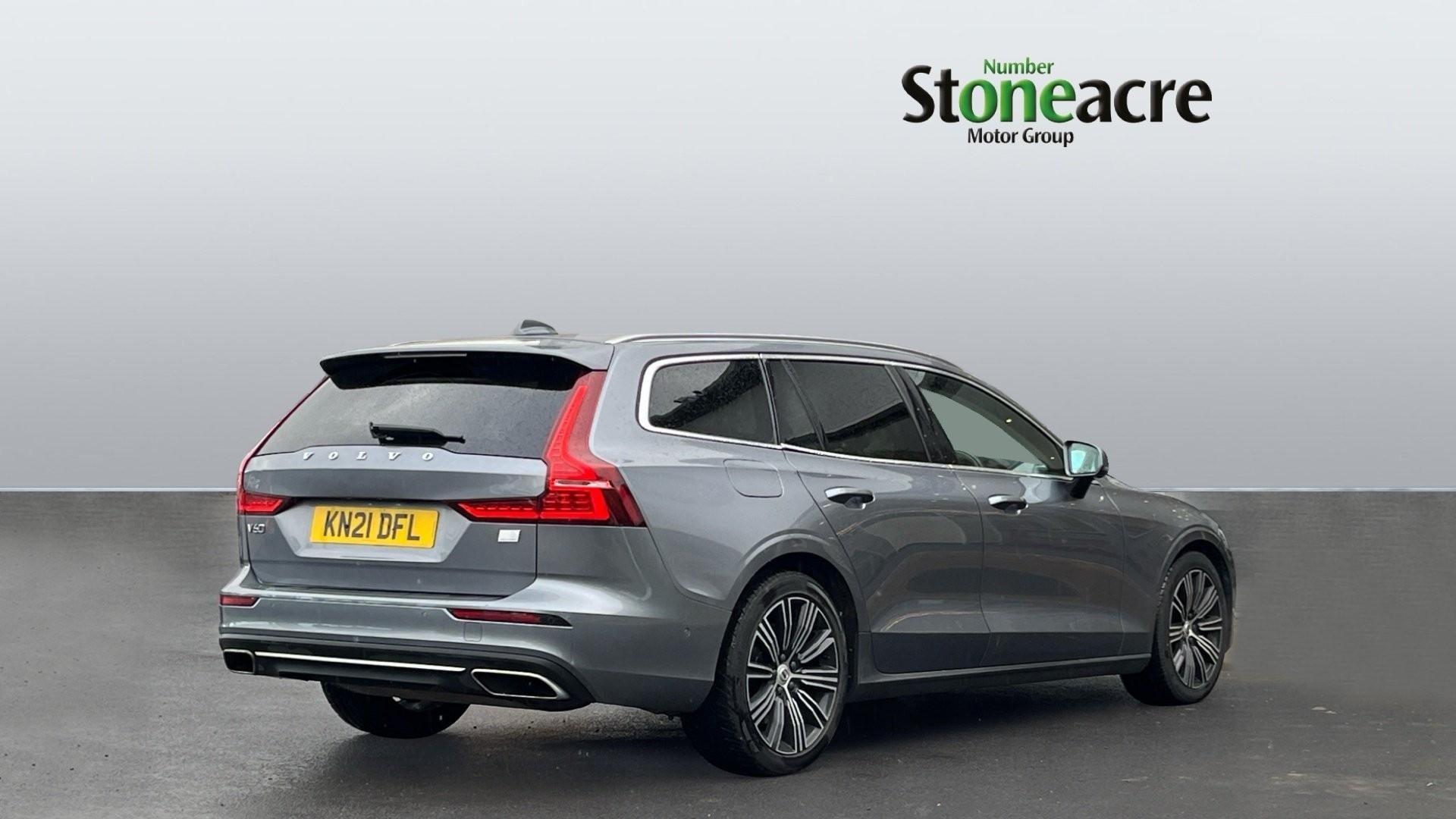 Volvo V60 2.0h T6 Recharge 11.6kWh Inscription Auto AWD Euro 6 (s/s) 5dr (KN21DFL) image 4