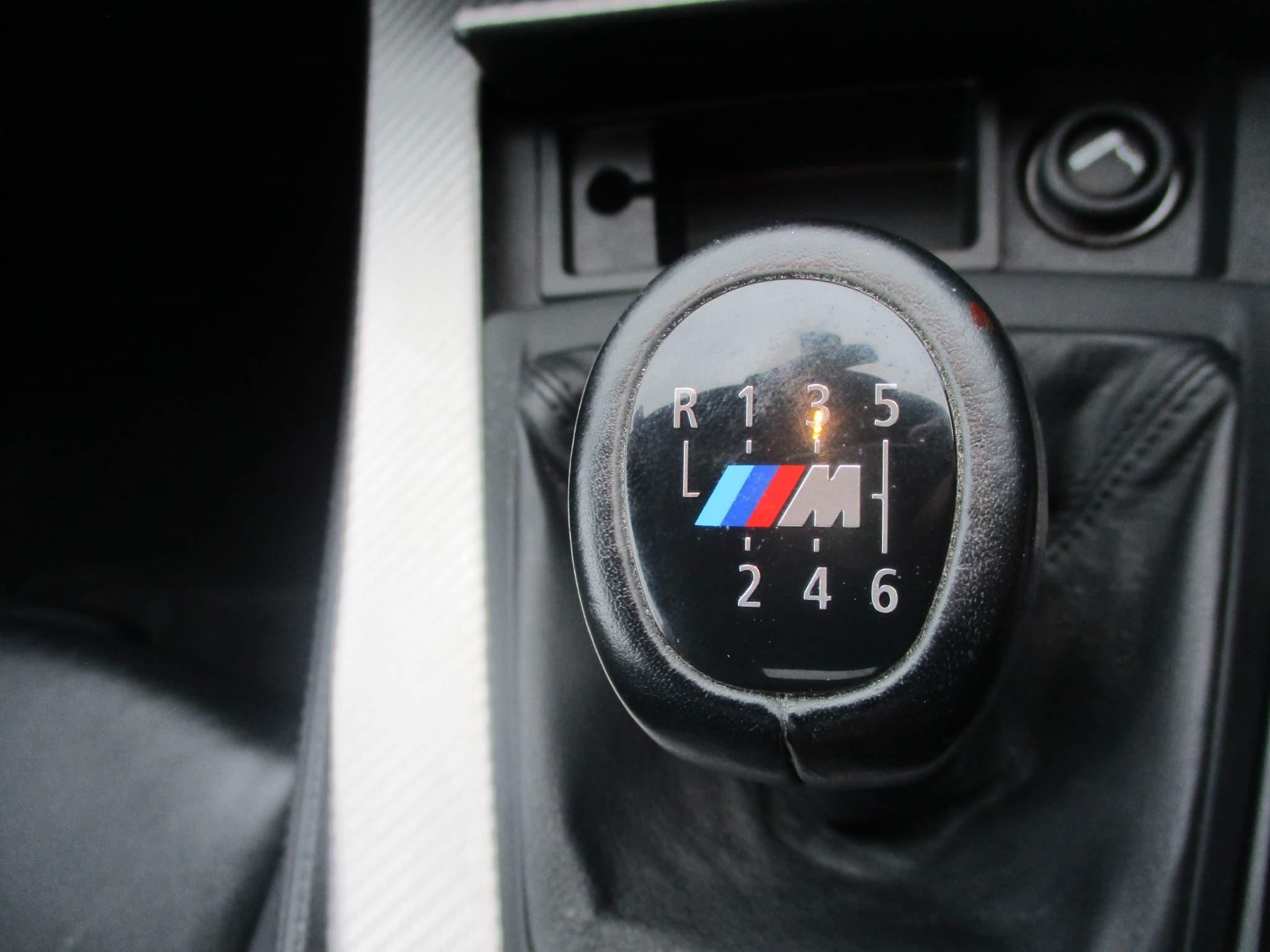 BMW Z4 2.0 18i M Sport sDrive Euro 6 (s/s) 2dr (OY13RVO) image 14