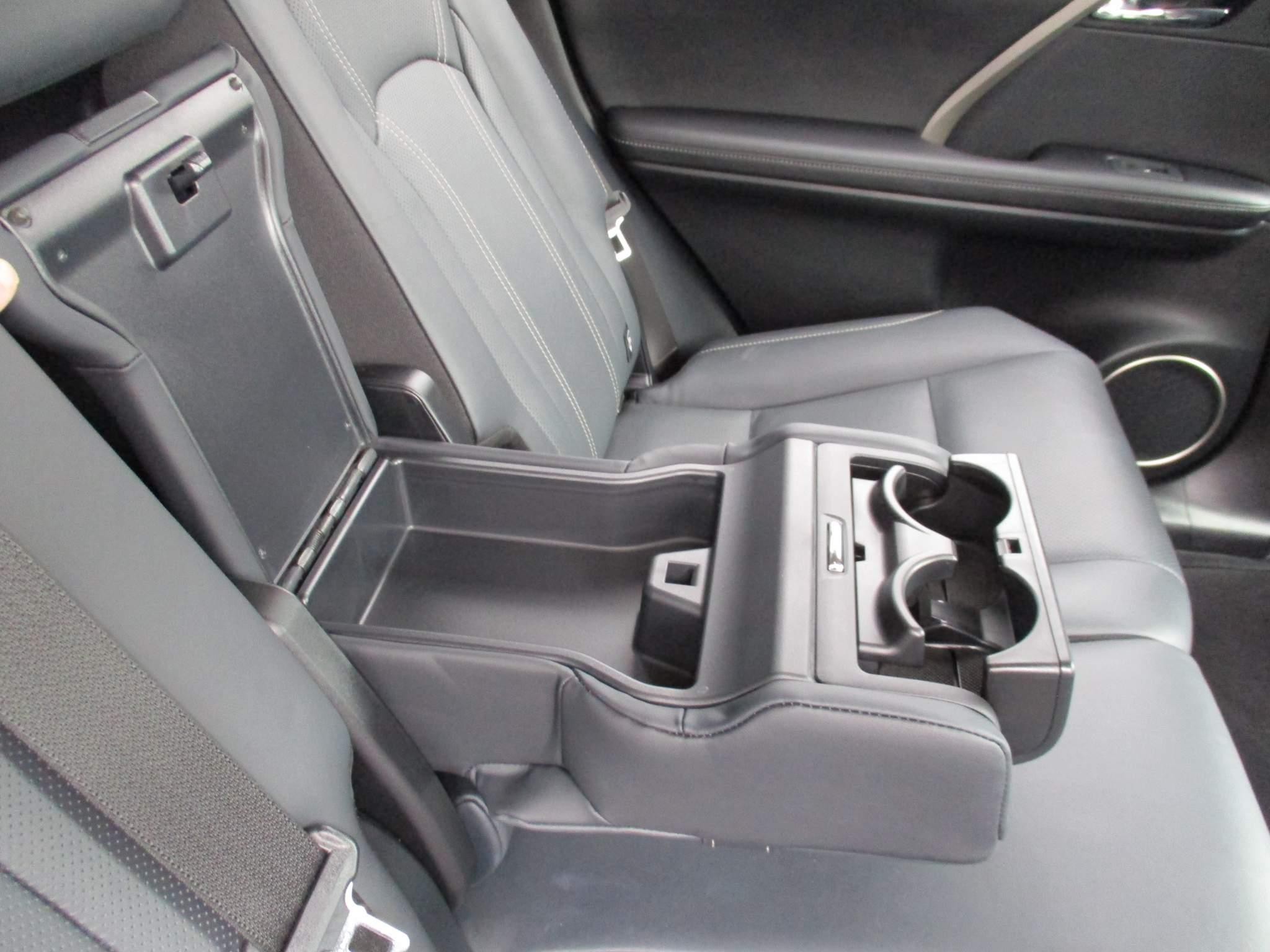 Lexus RX 450h 3.5 450h V6 (Premium) E-CVT 4WD Euro 6 (s/s) 5dr (NU70YPL) image 38