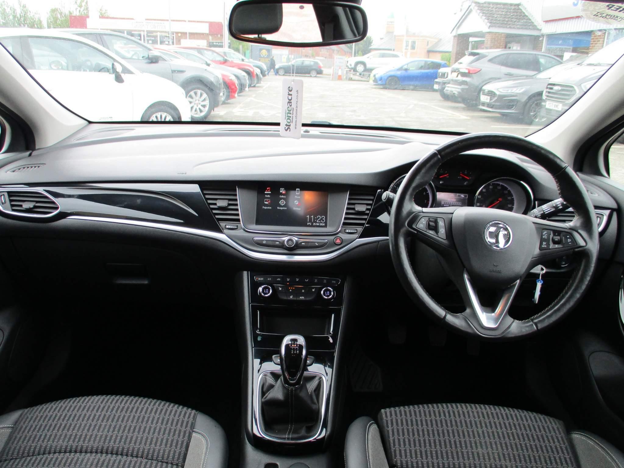 Vauxhall Astra 1.2 Turbo 145 Griffin Edition 5dr (HT71DME) image 12
