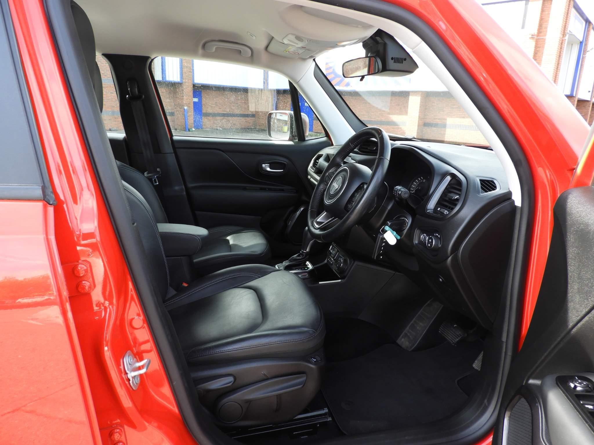 Jeep Renegade 190 Hp At6 Eawd Limited (BJ71WKH) image 9