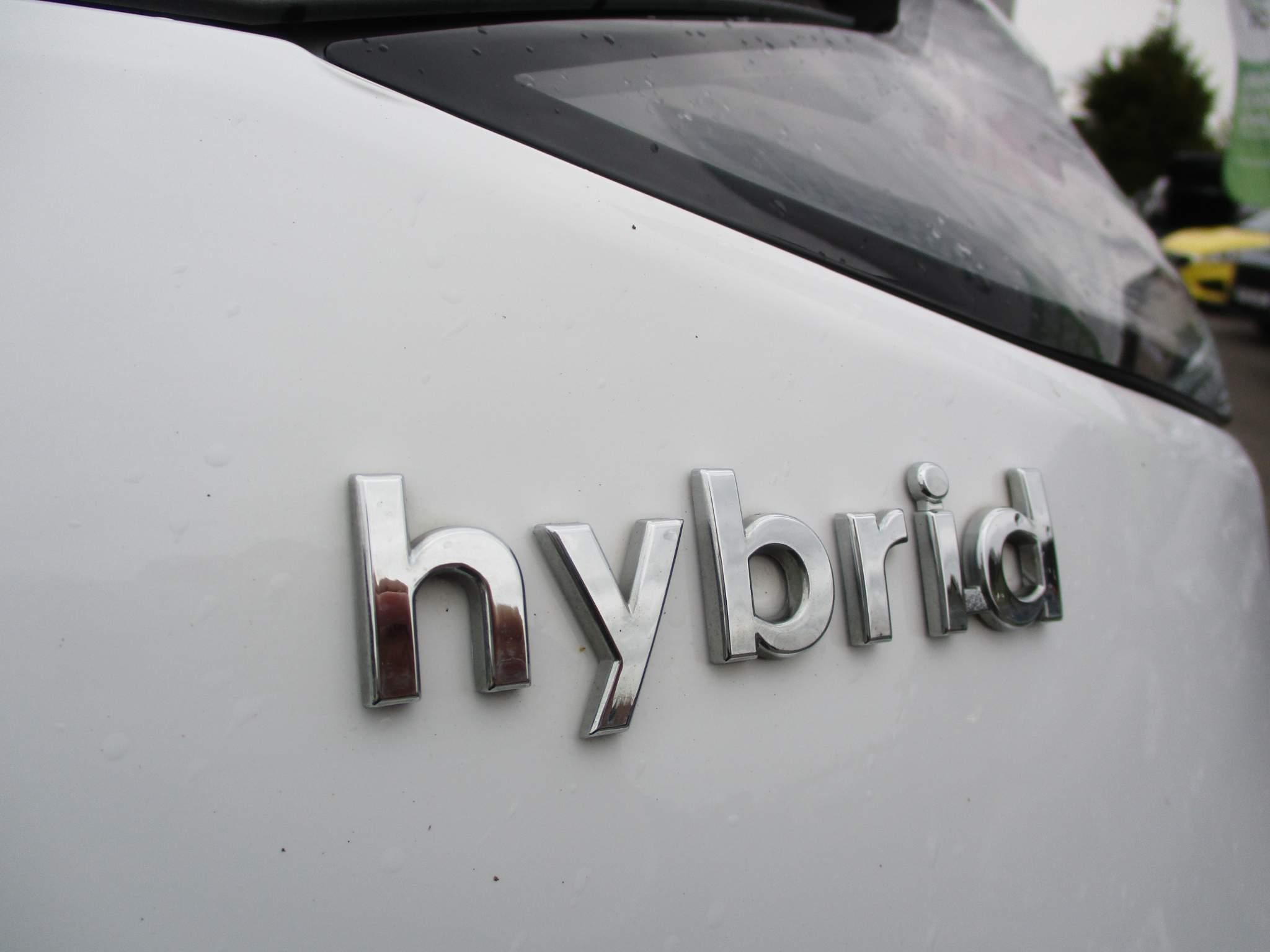 Hyundai IONIQ 1.6 h-GDi Premium Hatchback 5dr Petrol Hybrid DCT Euro 6 (s/s) (141 ps) (EF70YWY) image 10