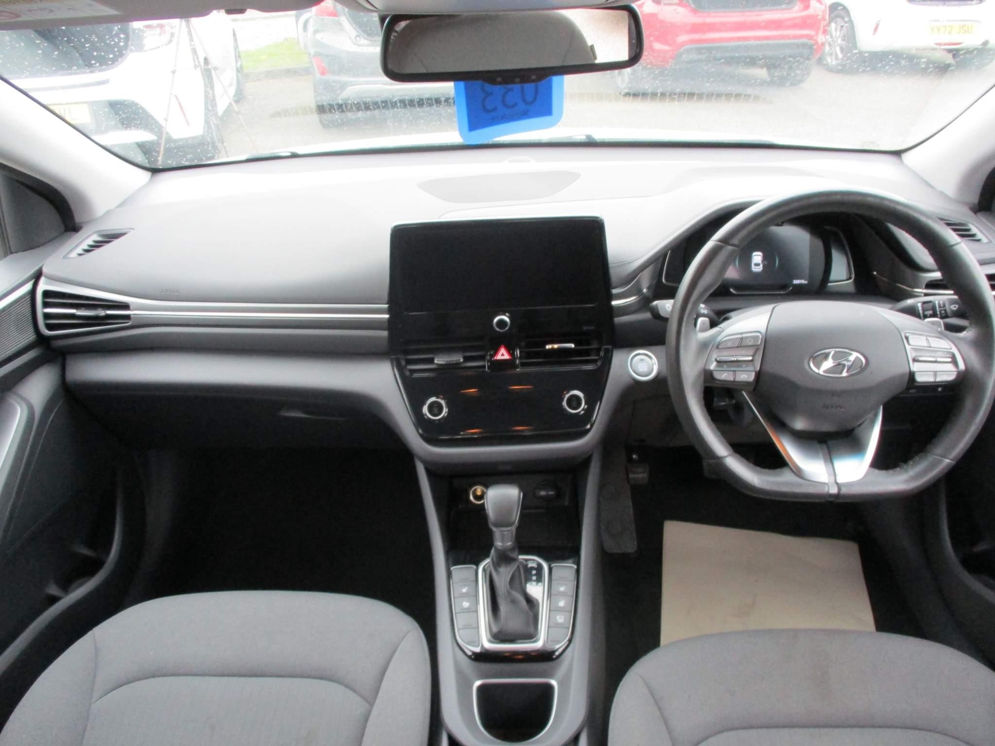 Hyundai IONIQ 1.6 h-GDi Premium Hatchback 5dr Petrol Hybrid DCT Euro 6 (s/s) (141 ps) (EF70YWY) image 15