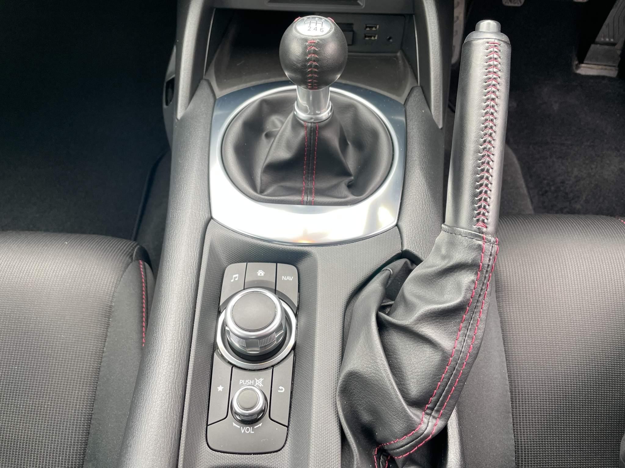 Mazda MX-5 1.5 SKYACTIV-G SE-L Nav Convertible 2dr Petrol Manual Euro 6 (131 ps) (YC66GOJ) image 18