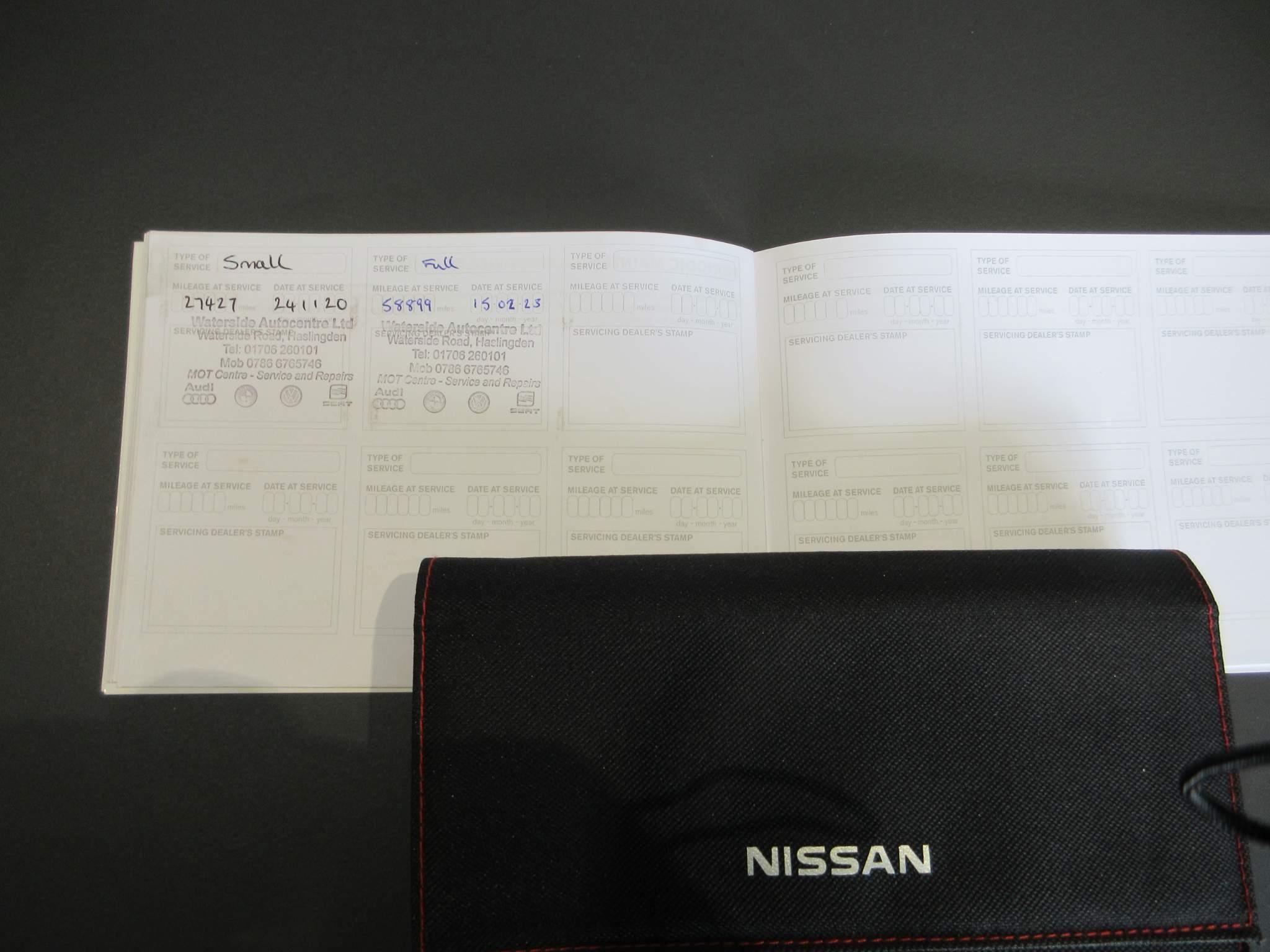Nissan Qashqai 1.3 DiG-T N-Connecta 5dr (MV19YXT) image 18