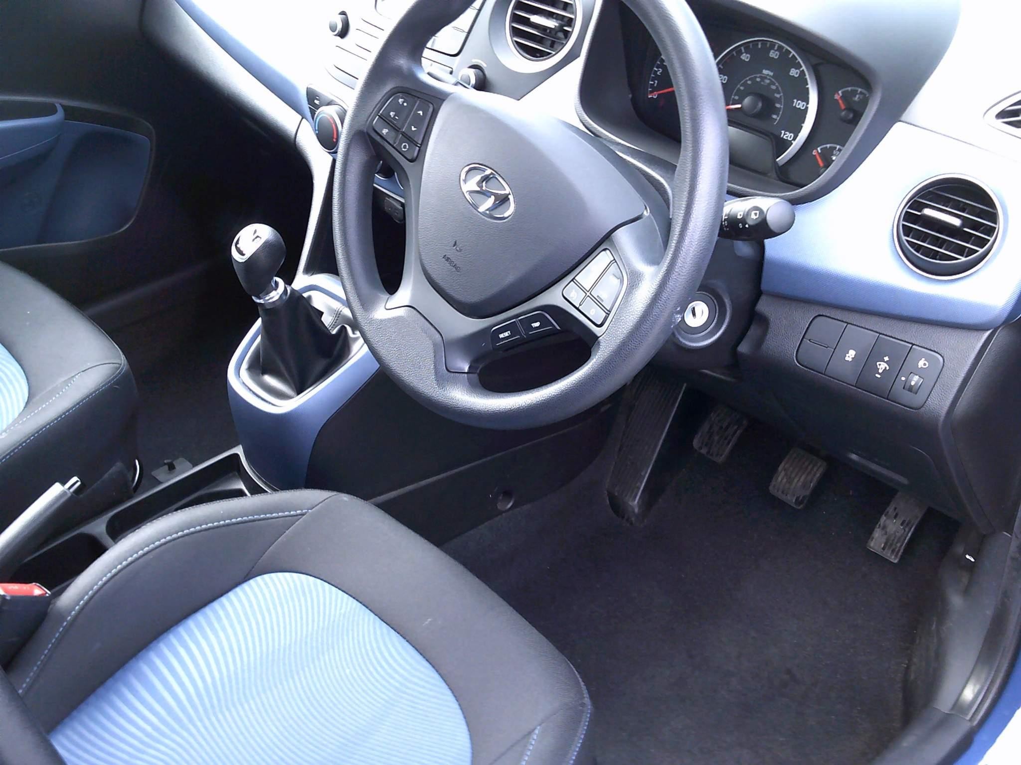 Hyundai i10 1.0 SE Hatchback 5dr Petrol Manual Euro 5 (66 ps) (PX15LYA) image 9