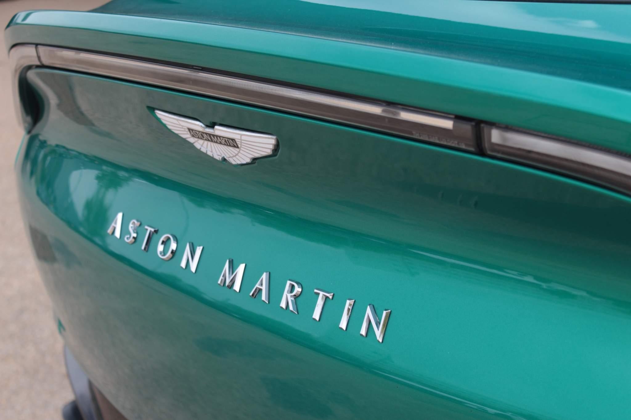 Aston Martin DBX Image 8