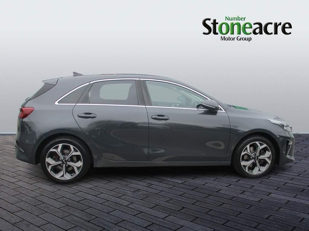 Kia Ceed 1.4 T-GDi First Edition Euro 6 (s/s) 5dr (DC18VLM) image 7