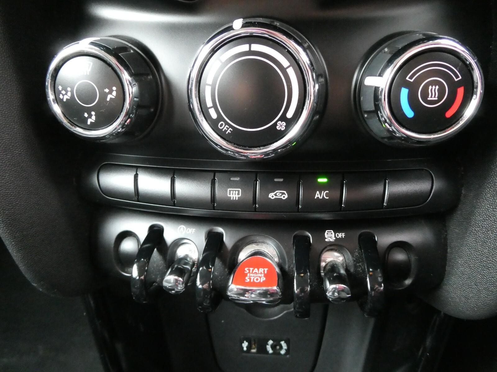 MINI Hatch 2.0 Cooper S 5dr (WM15ZKW) image 27